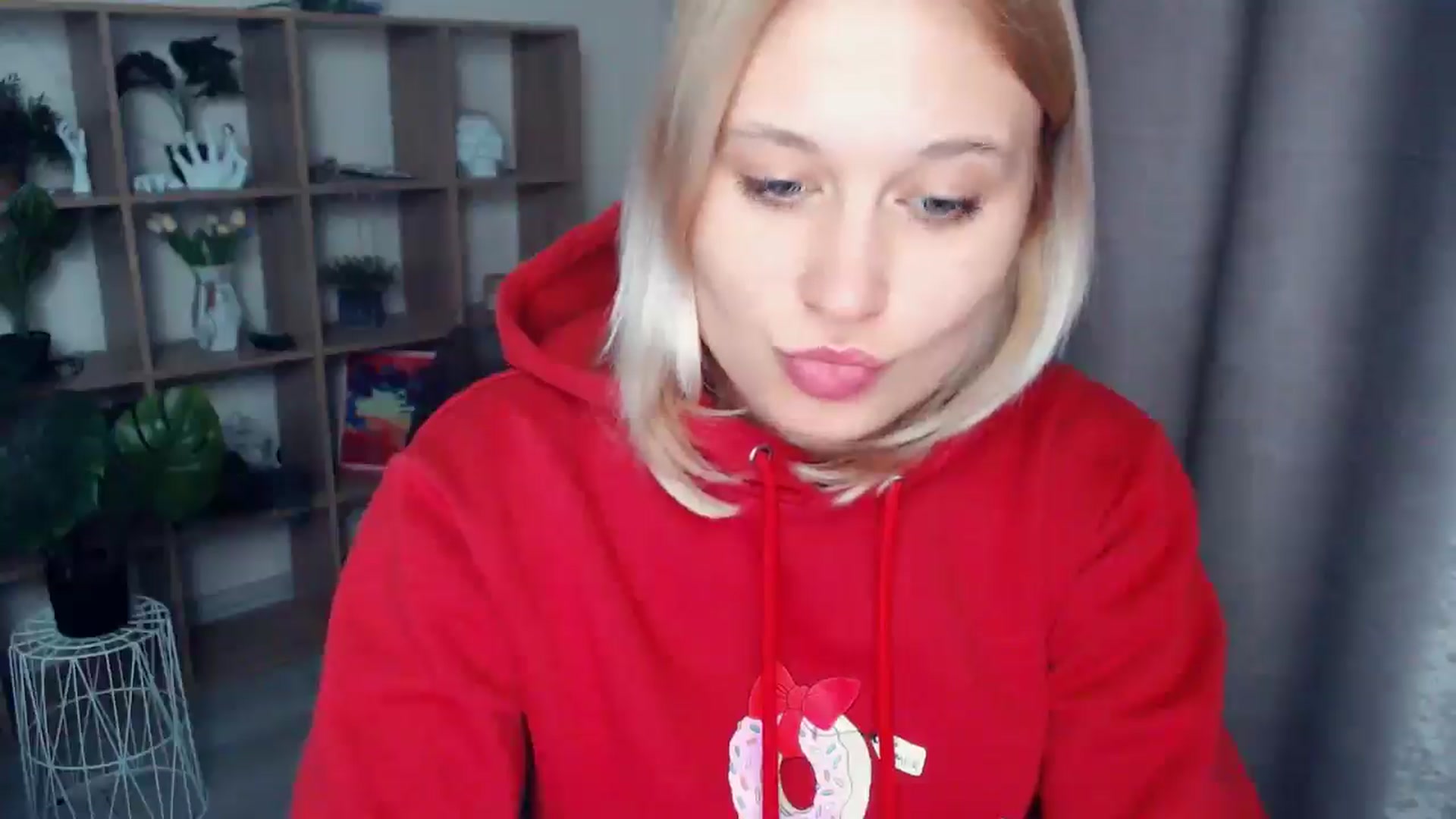 Gallery image thumbnail from Kukla_kolduna's myfreecams stream on, 04/09/2025, 18:11 image 7 of 20