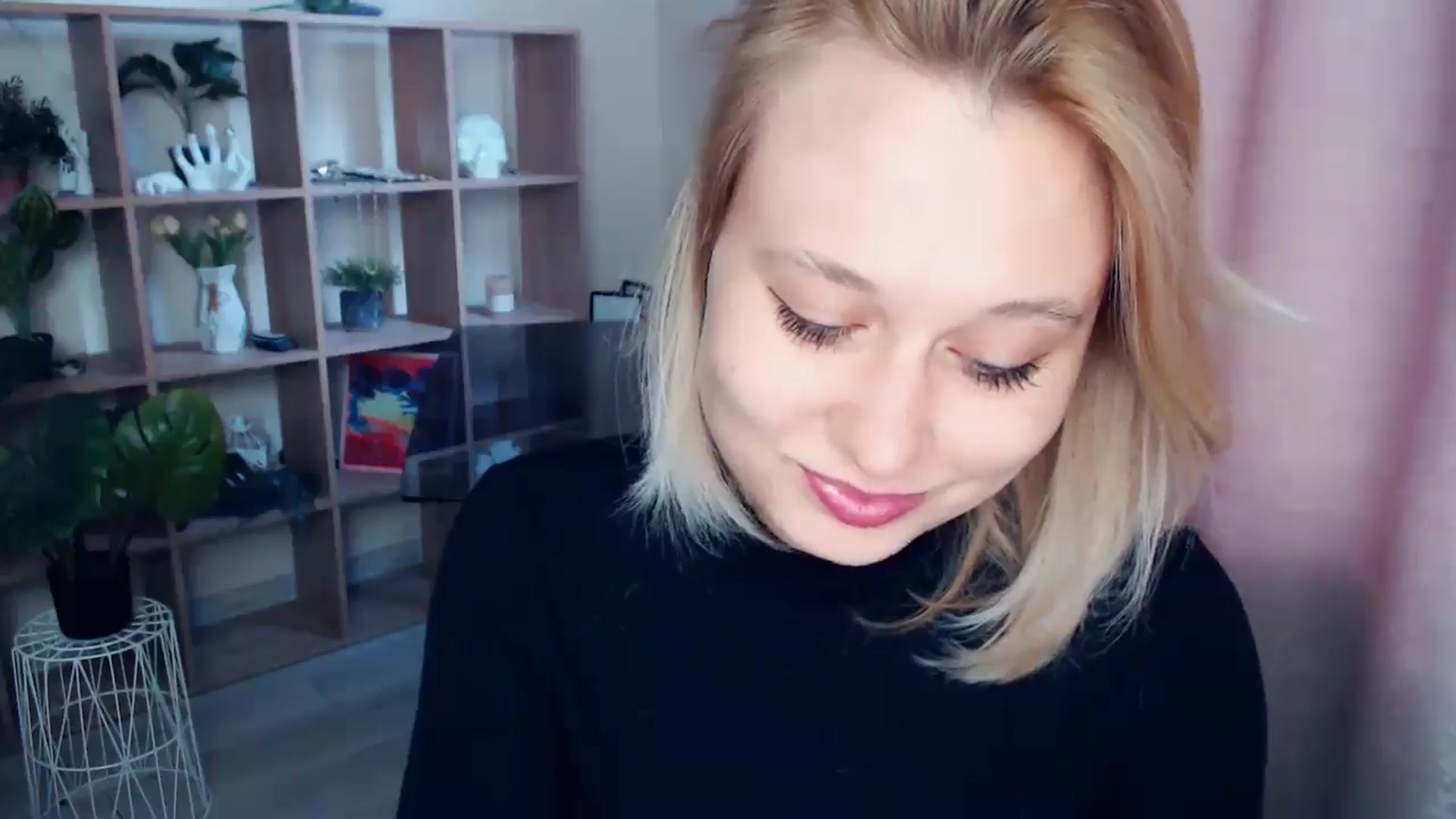 Gallery image thumbnail from Kukla_kolduna's myfreecams stream on, 04/10/2025, 15:13 image 17 of 20
