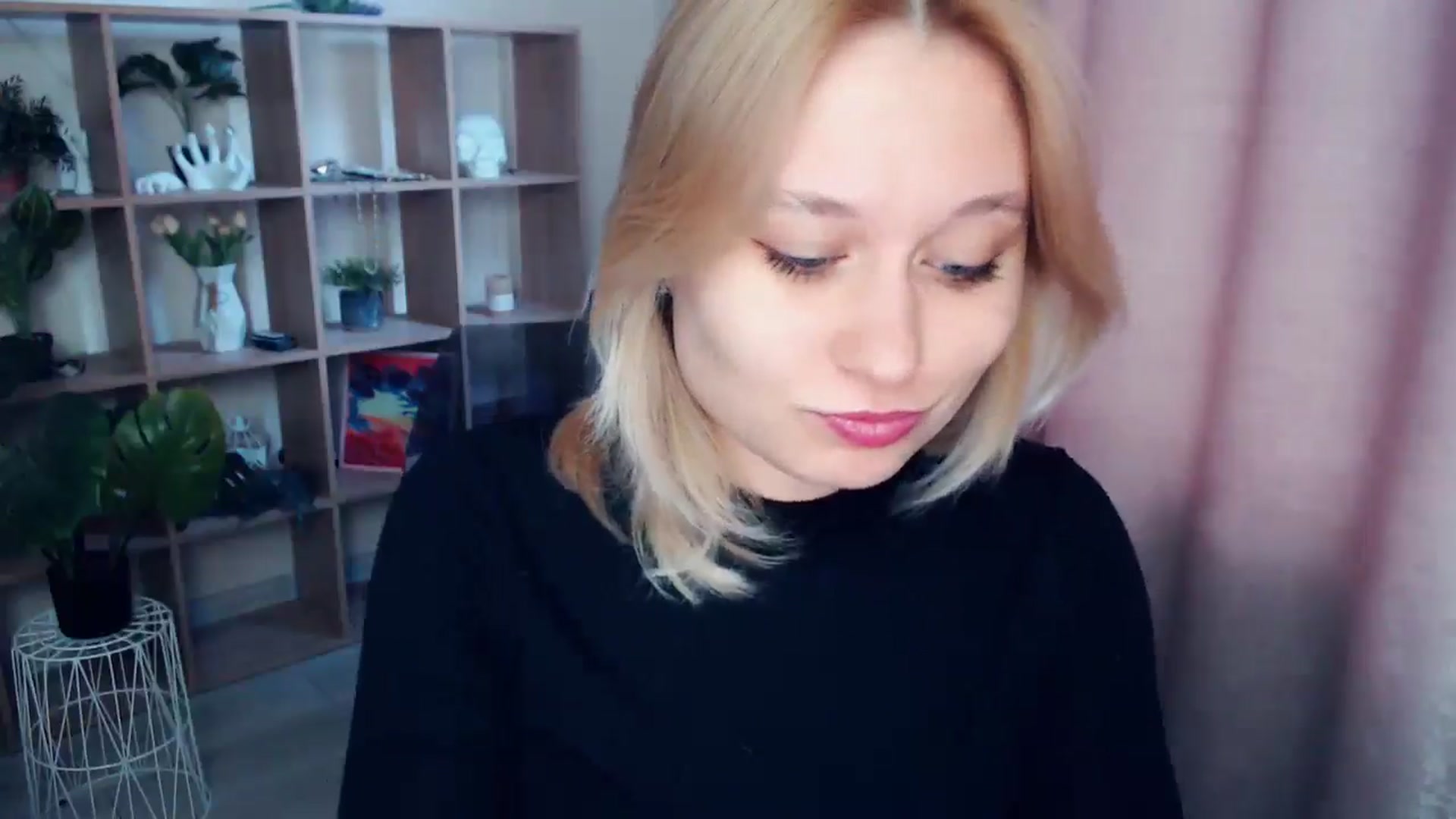 Gallery image thumbnail from Kukla_kolduna's myfreecams stream on, 04/10/2025, 15:13 image 19 of 20
