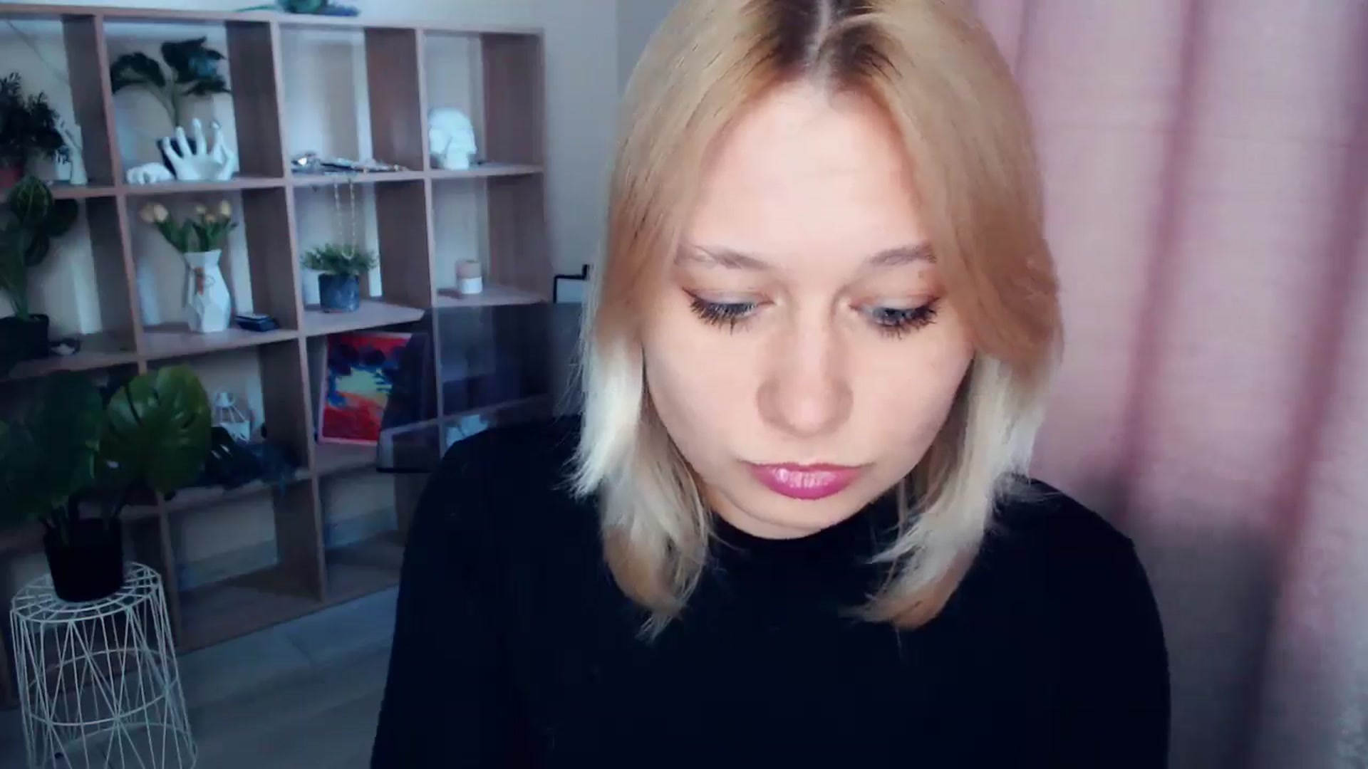 Gallery image thumbnail from Kukla_kolduna's myfreecams stream on, 04/10/2025, 15:13 image 3 of 20