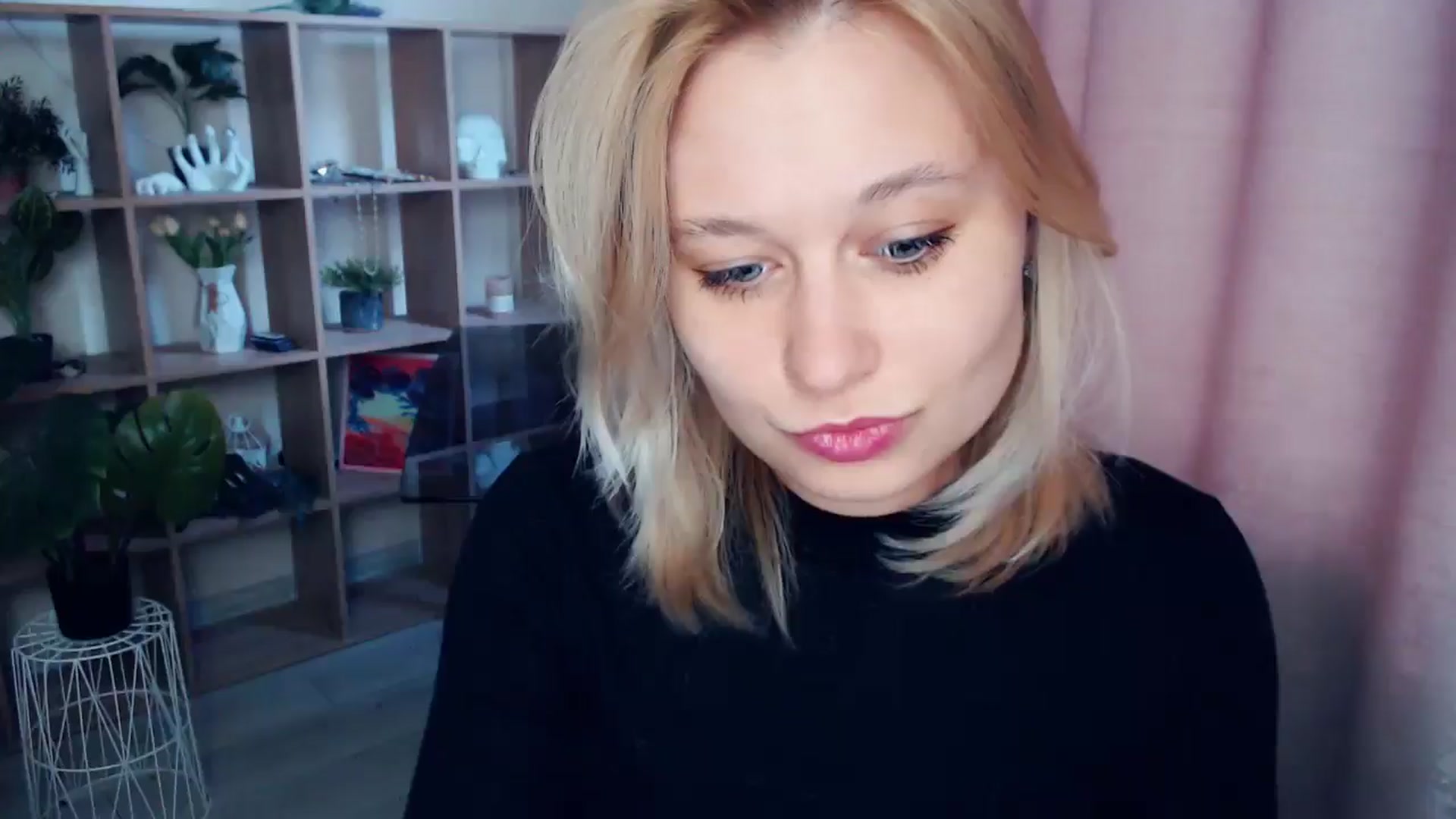 Gallery image thumbnail from Kukla_kolduna's myfreecams stream on, 04/10/2025, 15:13 image 9 of 20