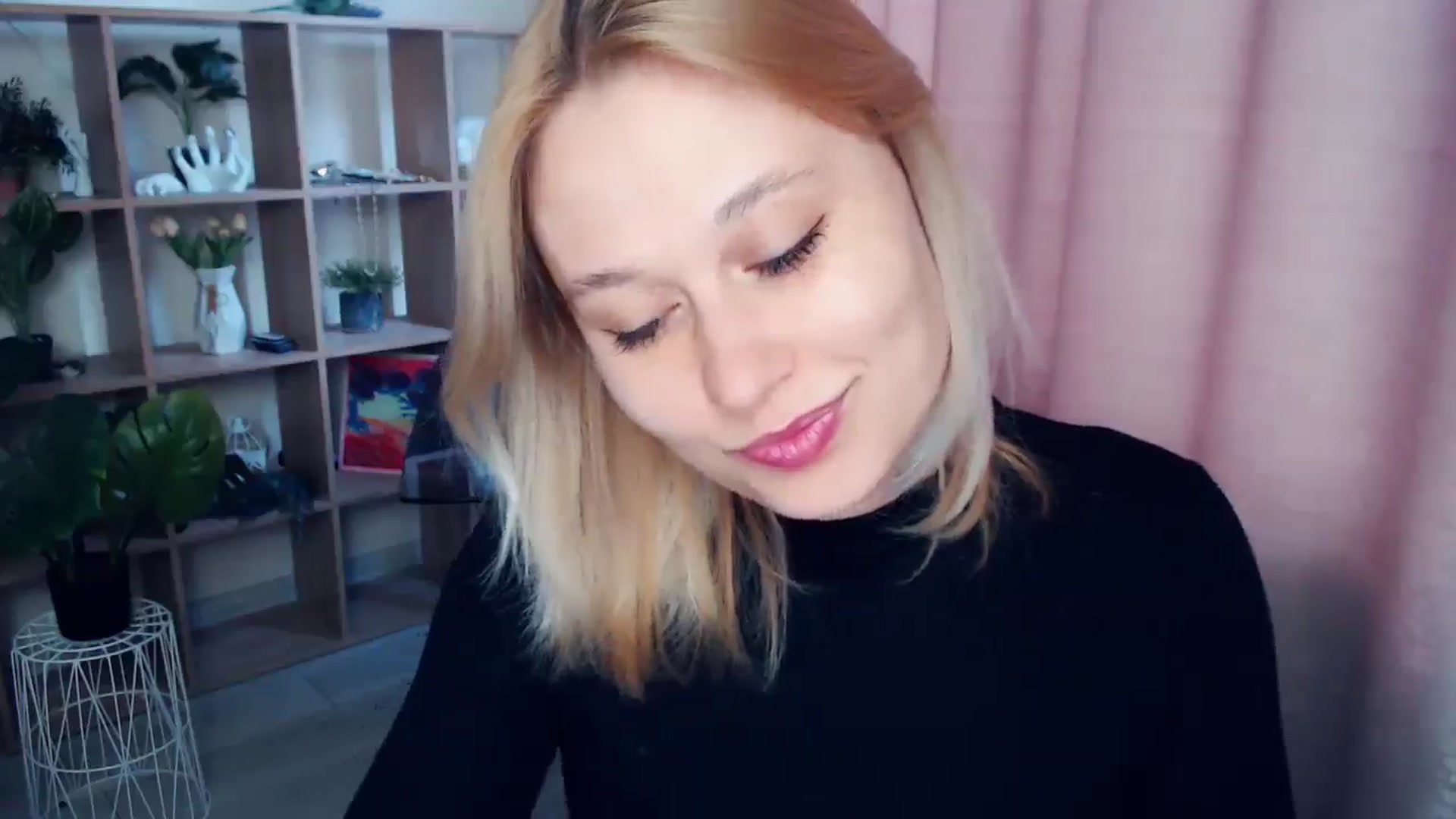 Gallery image thumbnail from Kukla_kolduna's myfreecams stream on, 04/10/2025, 15:13 image 7 of 20