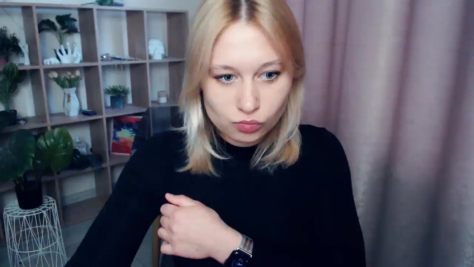 Gallery image thumbnail from Kukla_kolduna's myfreecams stream on, 04/10/2025, 15:57 image 13 of 20