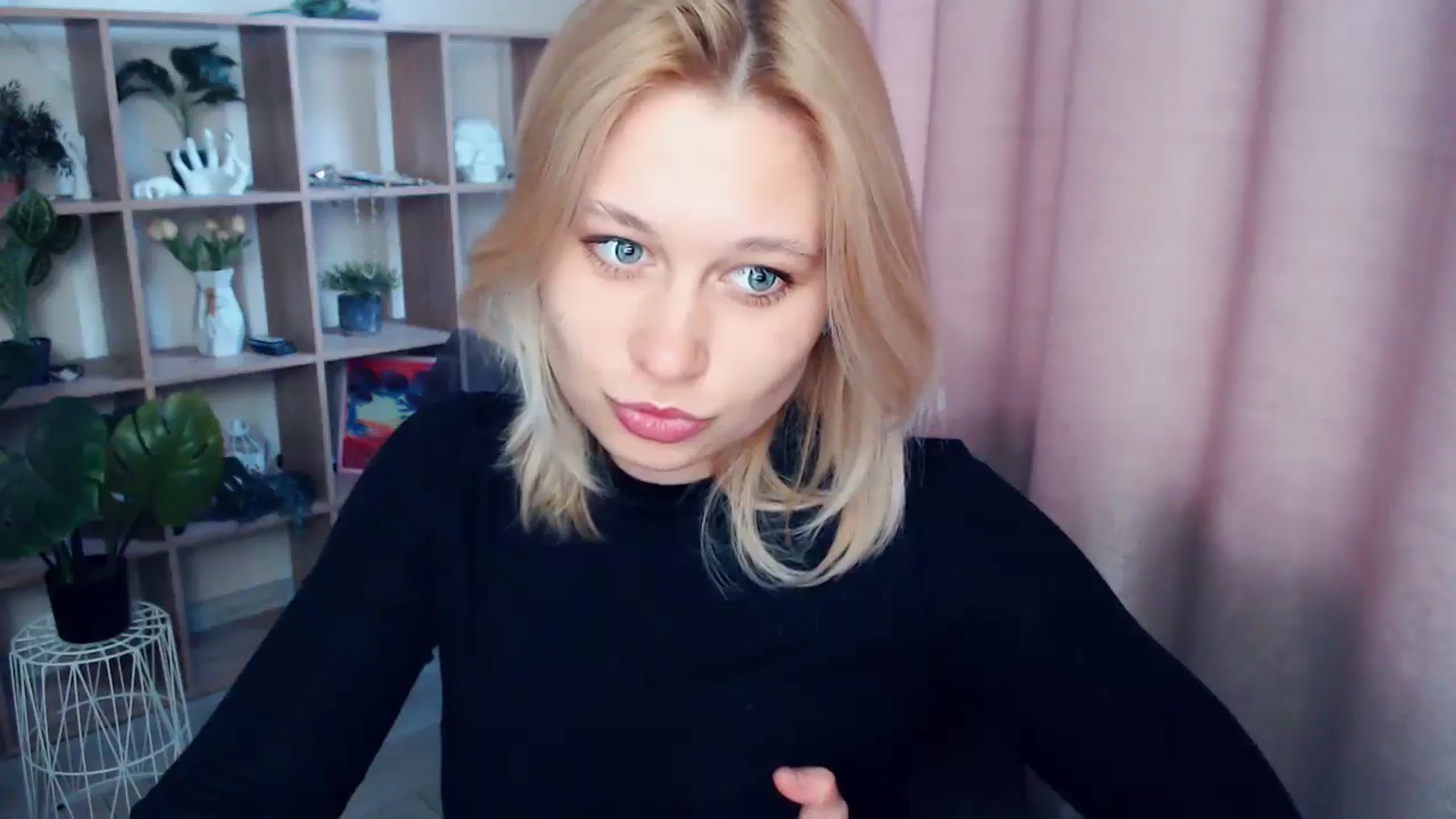 Gallery image thumbnail from Kukla_kolduna's myfreecams stream on, 04/10/2025, 15:57 image 3 of 20