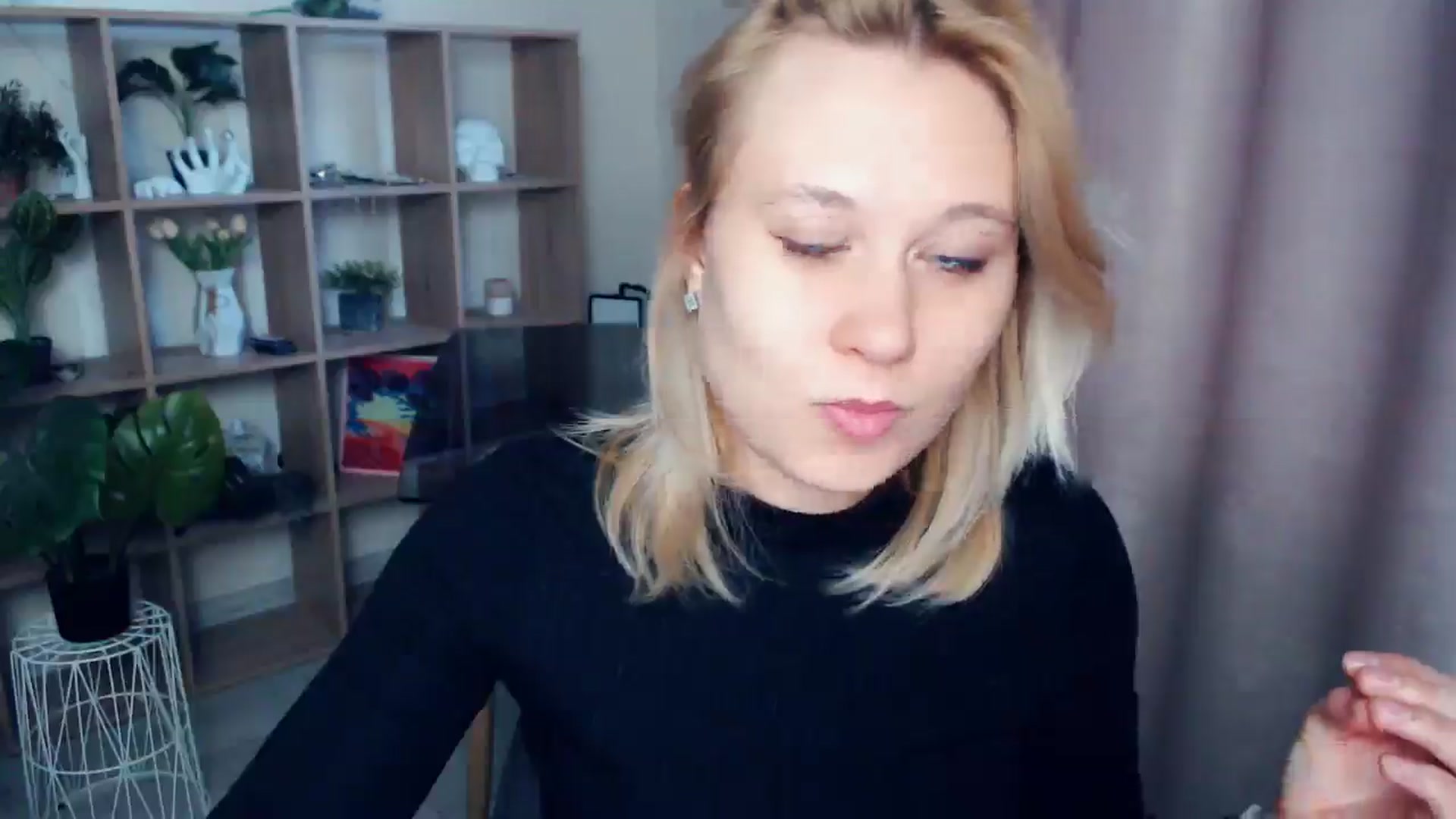Gallery image thumbnail from Kukla_kolduna's myfreecams stream on, 04/10/2025, 15:57 image 18 of 20