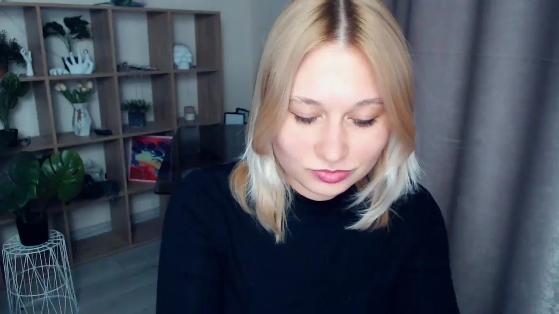 Gallery image thumbnail from Kukla_kolduna's myfreecams stream on, 04/10/2025, 17:15 image 16 of 20