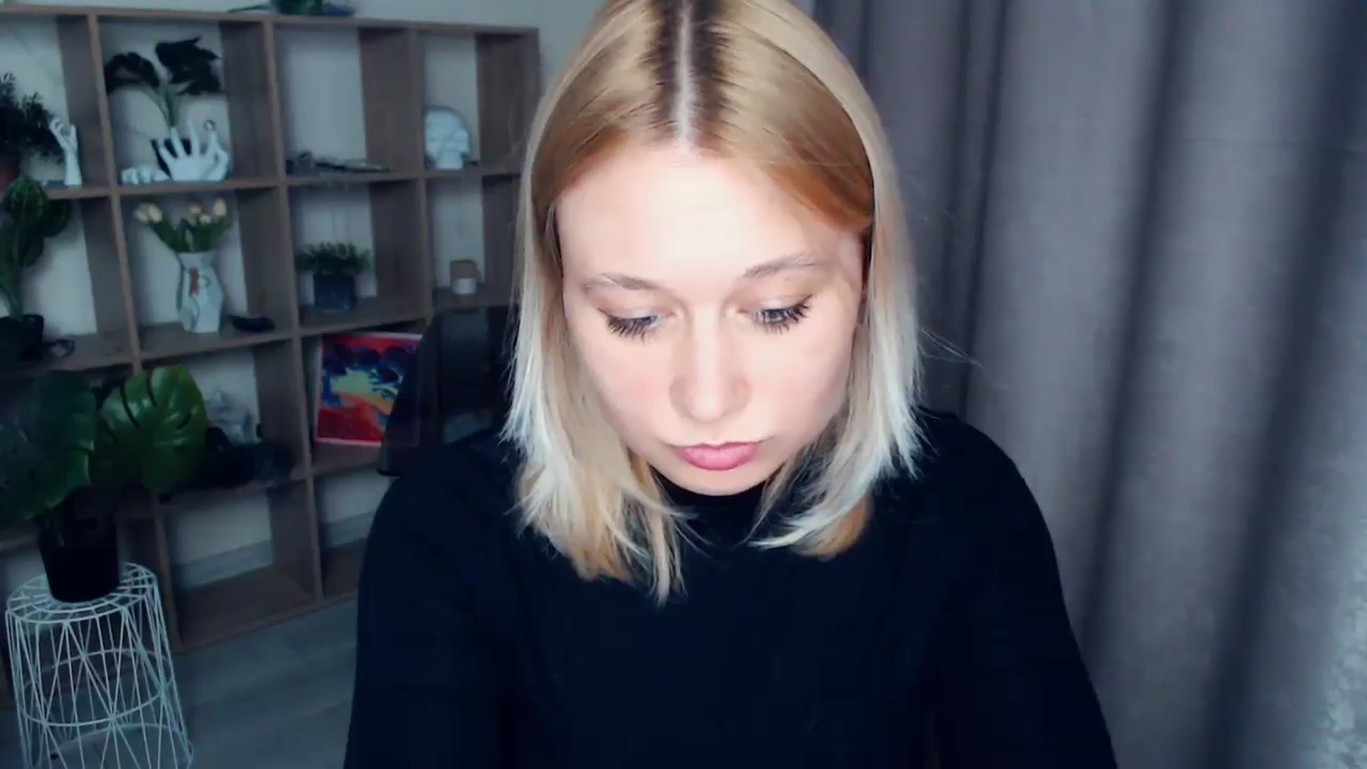 Gallery image thumbnail from Kukla_kolduna's myfreecams stream on, 04/10/2025, 17:15 image 14 of 20