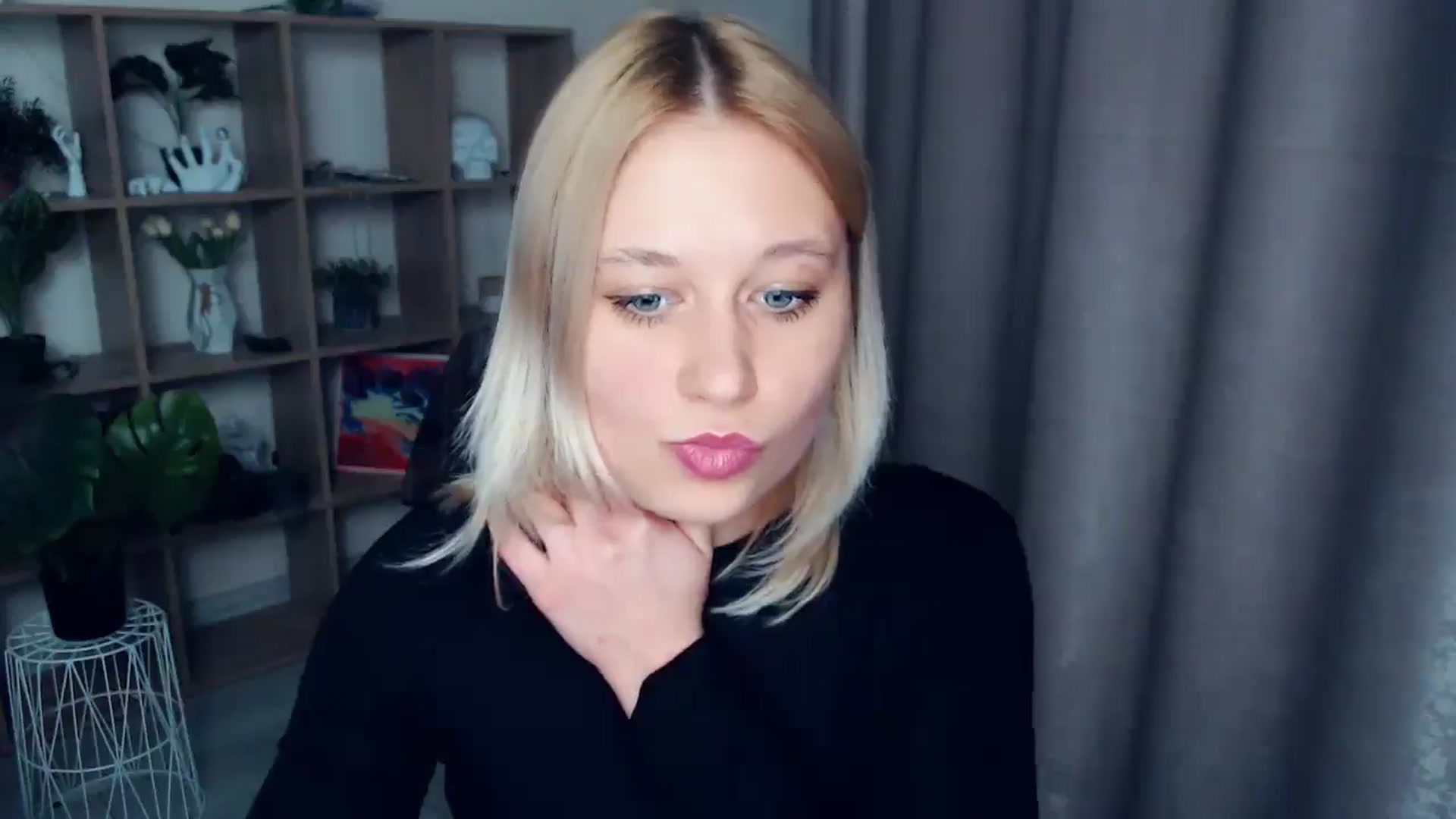 Gallery image thumbnail from Kukla_kolduna's myfreecams stream on, 04/10/2025, 18:04 image 13 of 20