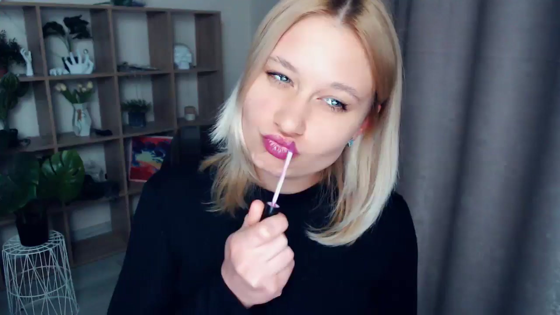 Gallery image thumbnail from Kukla_kolduna's myfreecams stream on, 04/10/2025, 18:04 image 14 of 20