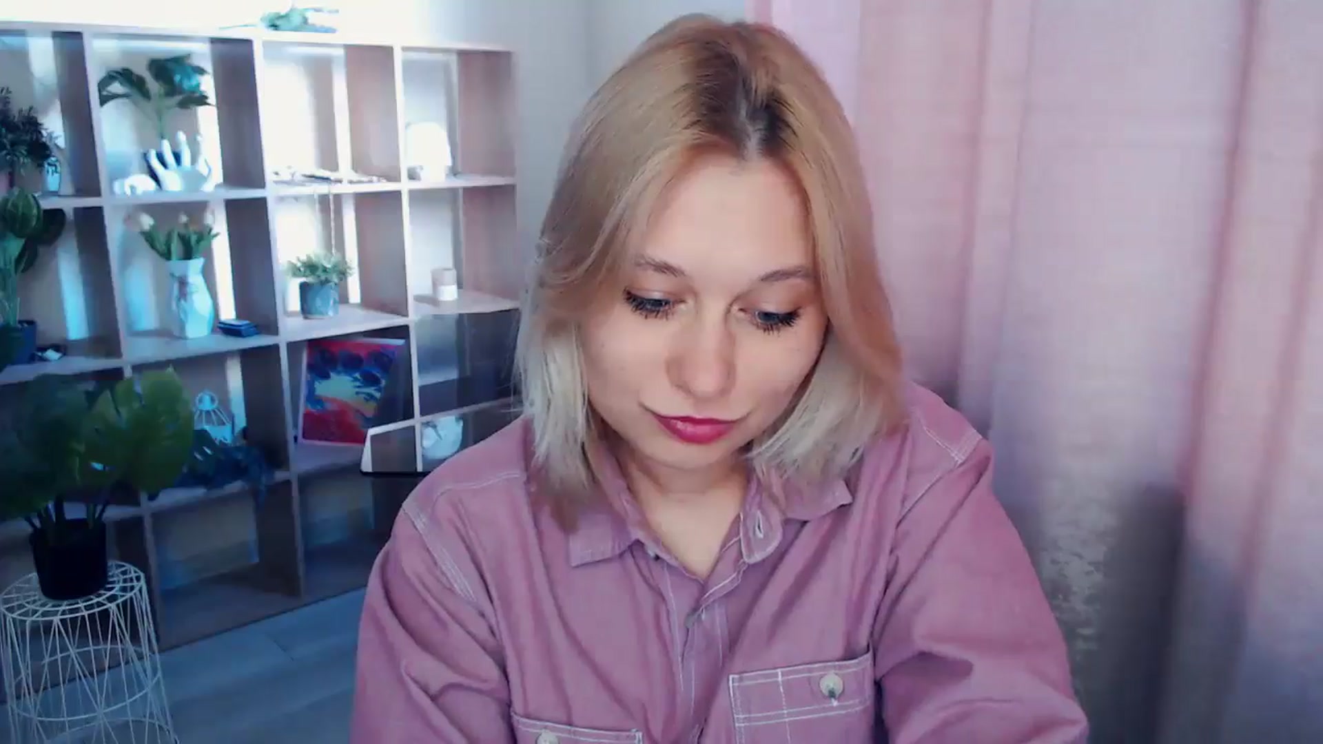 Gallery image thumbnail from Kukla_kolduna's myfreecams stream on, 04/11/2025, 16:18 image 2 of 20