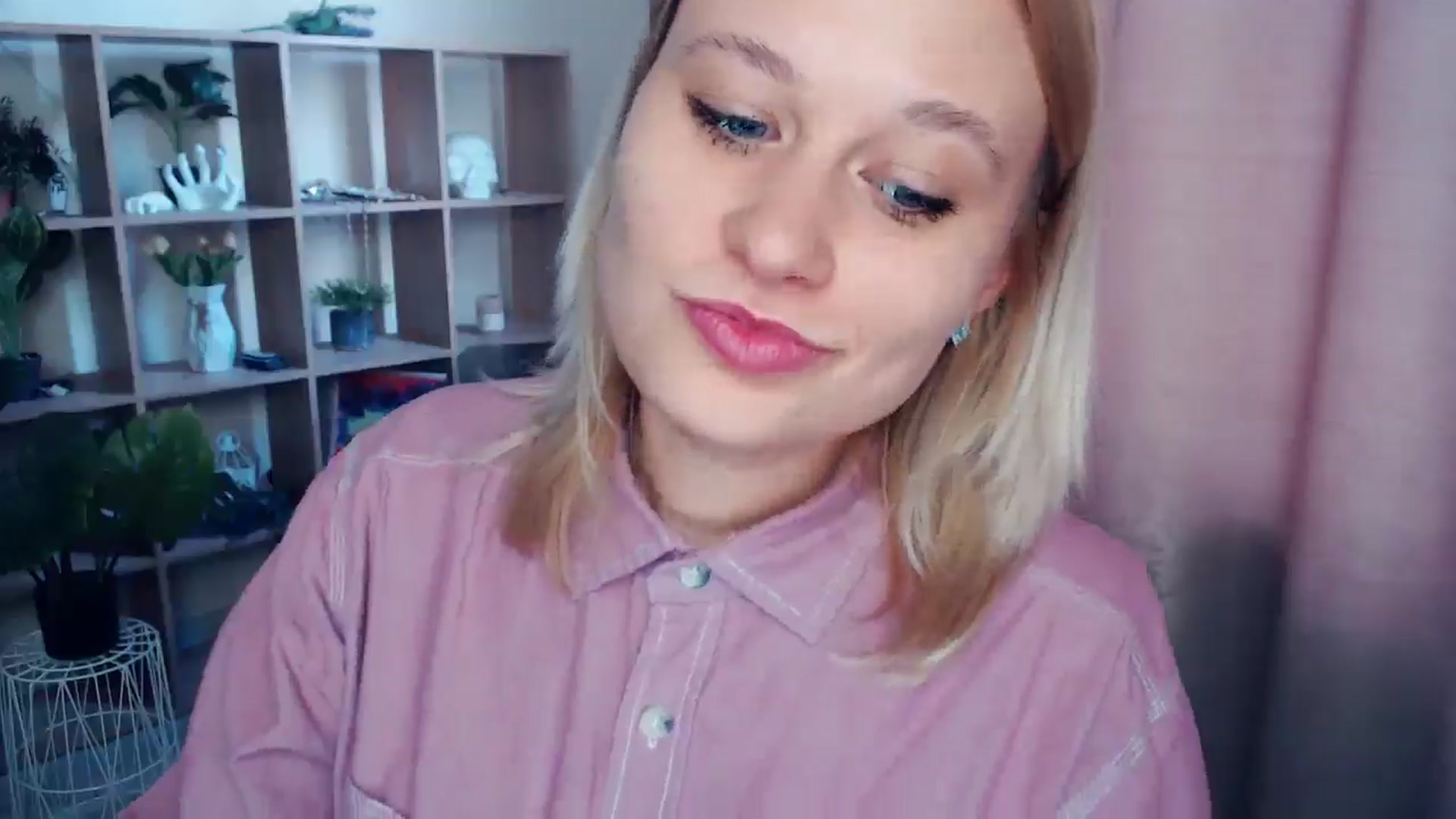Gallery image thumbnail from Kukla_kolduna's myfreecams stream on, 04/11/2025, 16:18 image 16 of 20