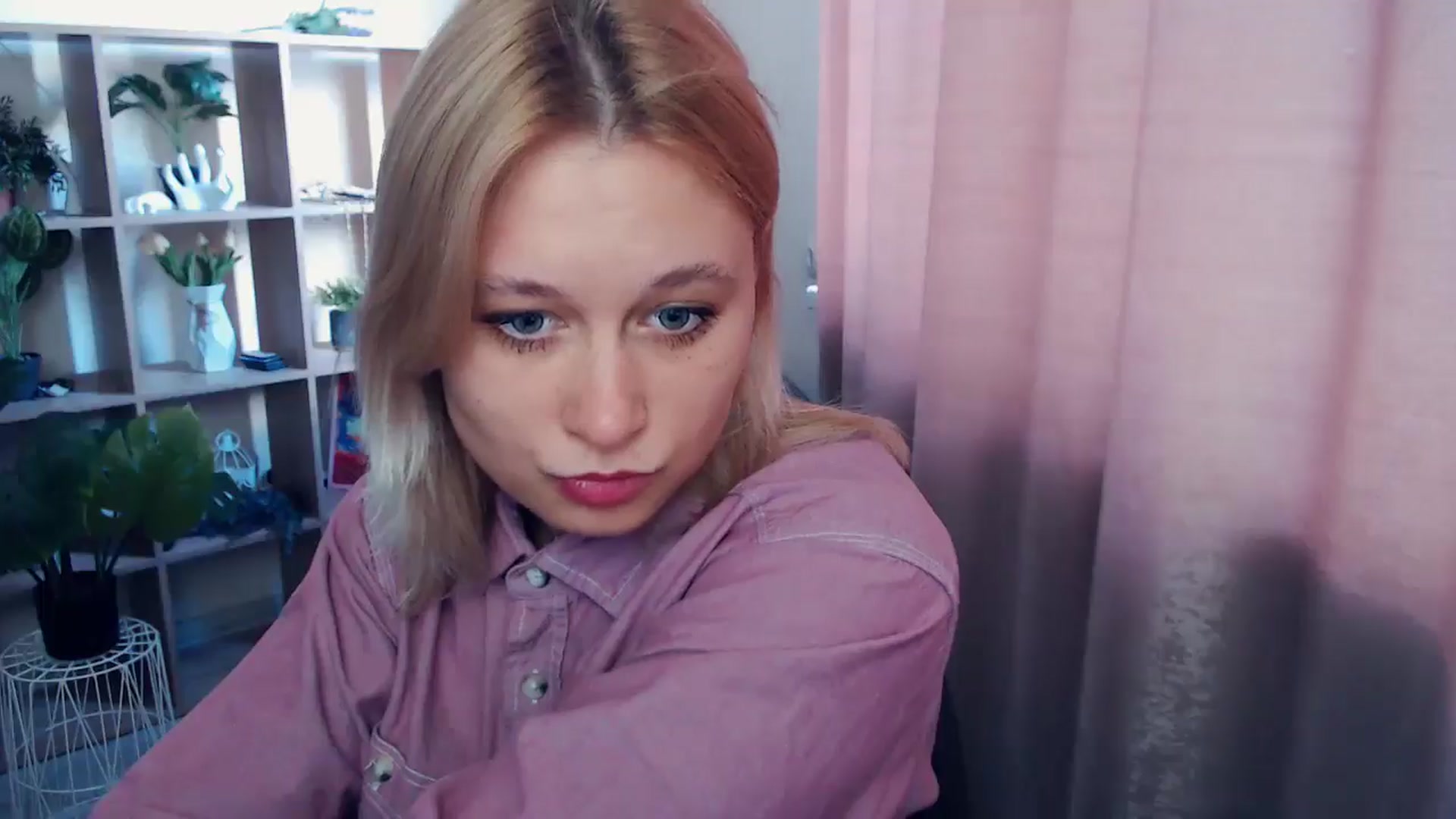 Gallery image thumbnail from Kukla_kolduna's myfreecams stream on, 04/11/2025, 16:18 image 9 of 20