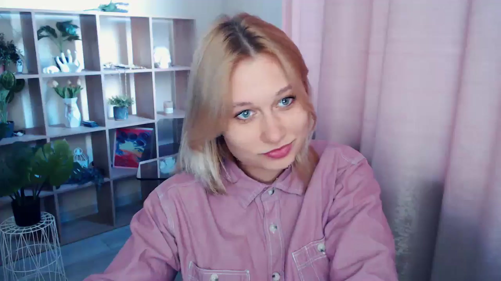 Gallery image thumbnail from Kukla_kolduna's myfreecams stream on, 04/11/2025, 16:18 image 6 of 20