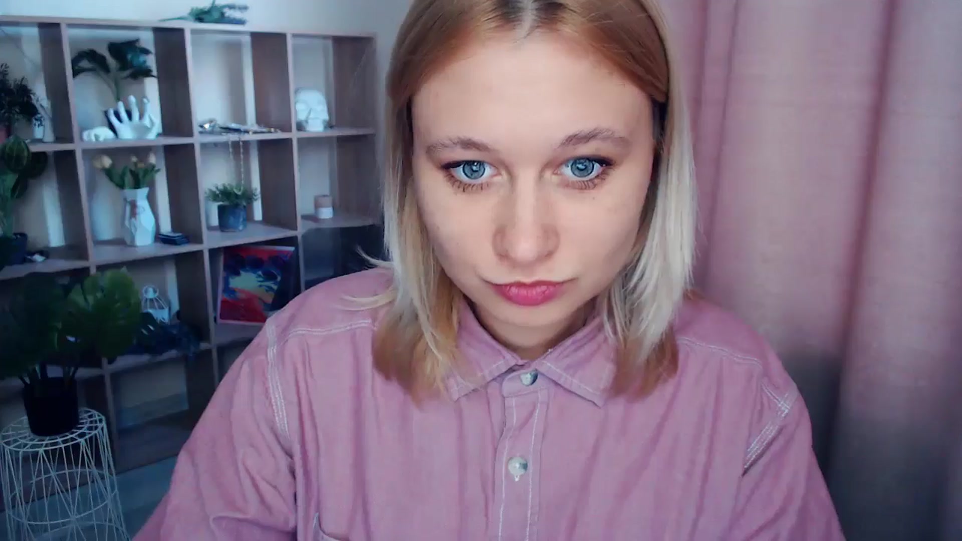 Gallery image thumbnail from Kukla_kolduna's myfreecams stream on, 04/11/2025, 16:18 image 17 of 20