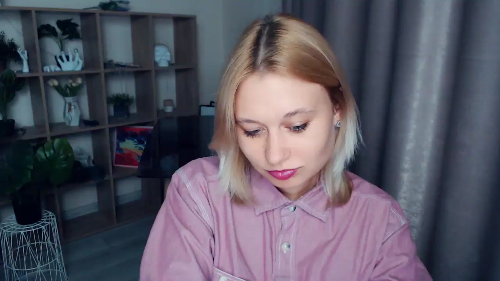 Gallery image thumbnail from Kukla_kolduna's myfreecams stream on, 04/11/2025, 17:34 image 9 of 20