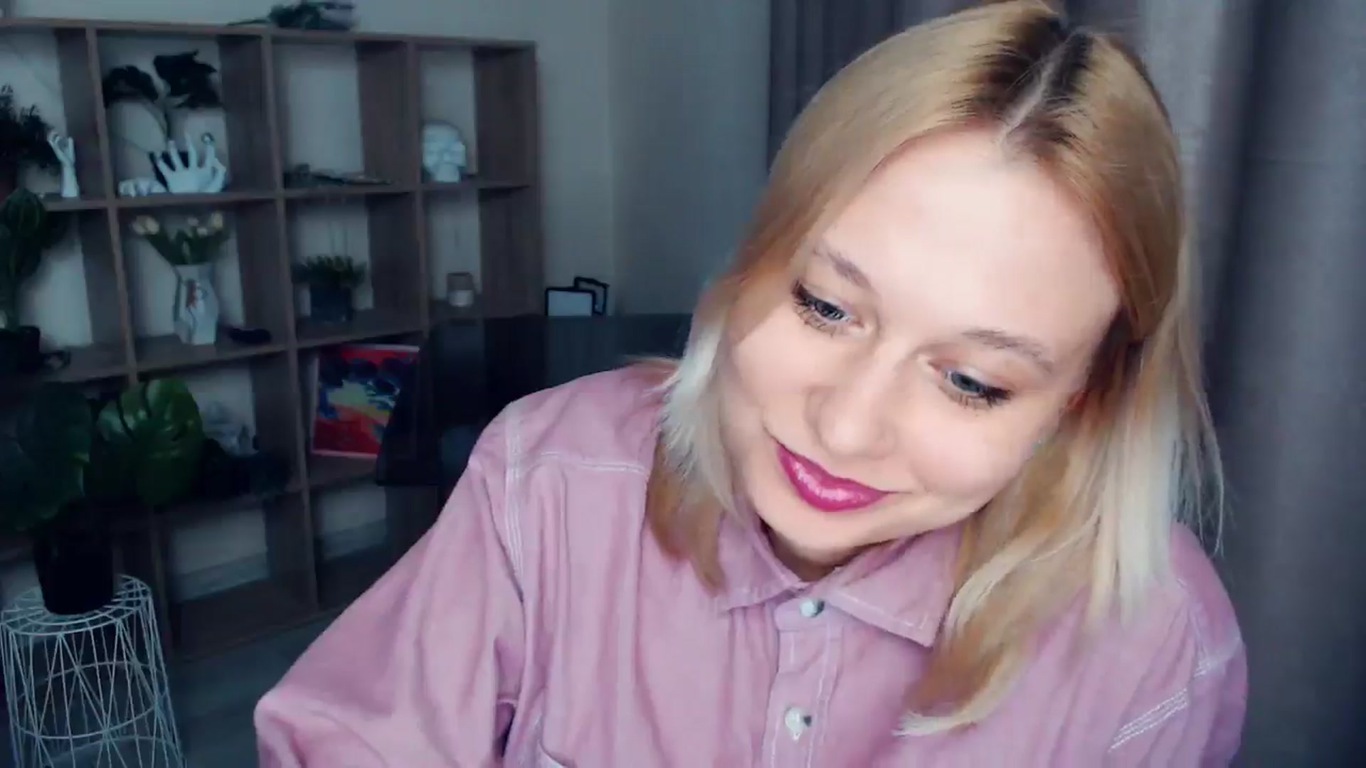 Gallery image thumbnail from Kukla_kolduna's myfreecams stream on, 04/11/2025, 17:34 image 15 of 20