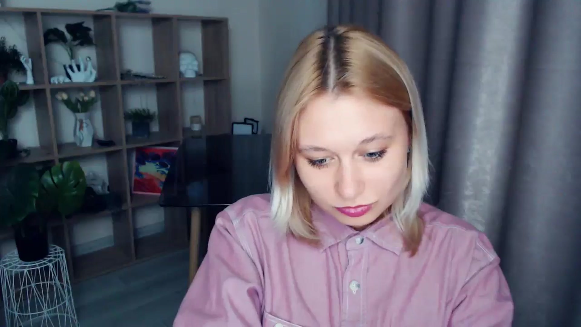 Gallery image thumbnail from Kukla_kolduna's myfreecams stream on, 04/11/2025, 17:34 image 16 of 20