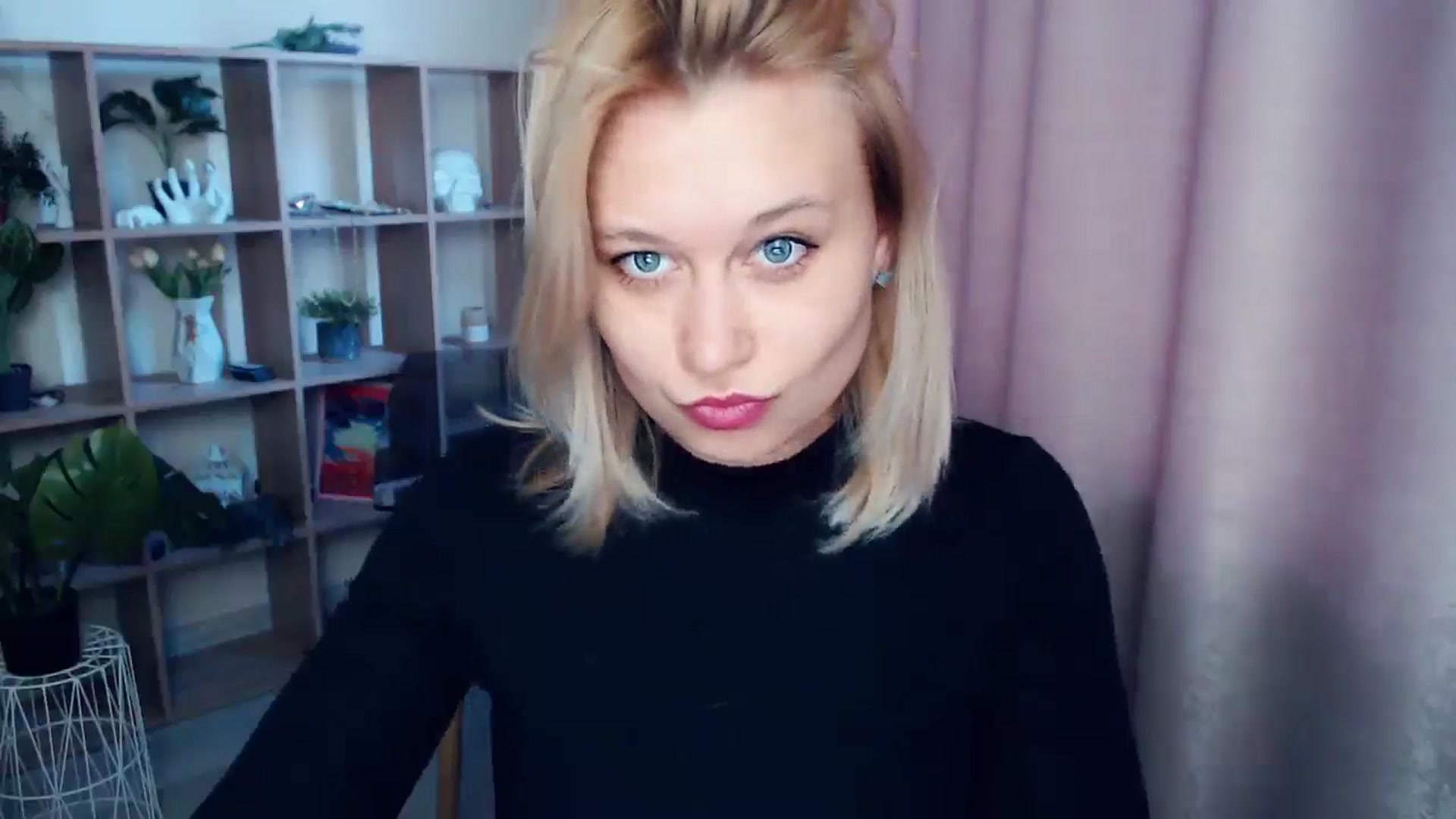 Gallery image thumbnail from Kukla_kolduna's myfreecams stream on, 04/12/2025, 17:23 image 4 of 20