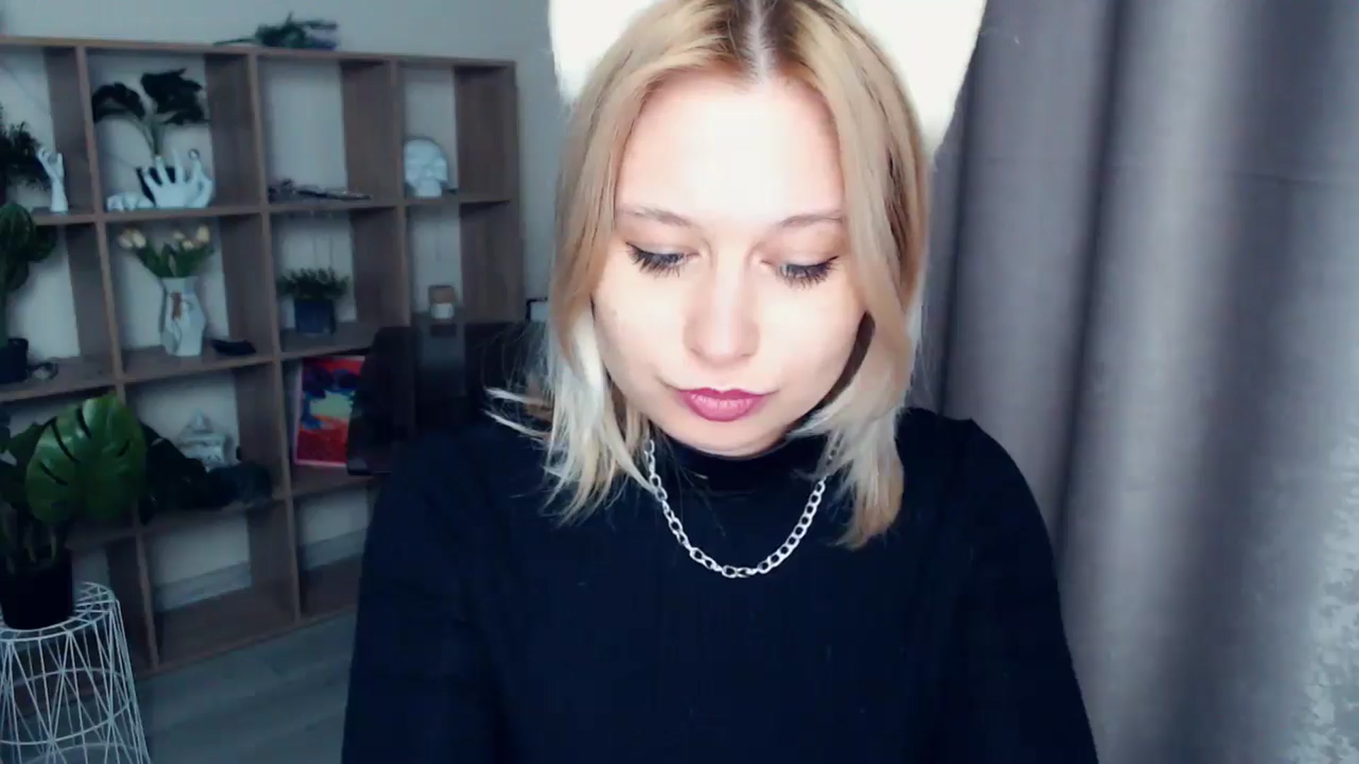 Gallery image thumbnail from Kukla_kolduna's myfreecams stream on, 04/12/2025, 17:23 image 16 of 20