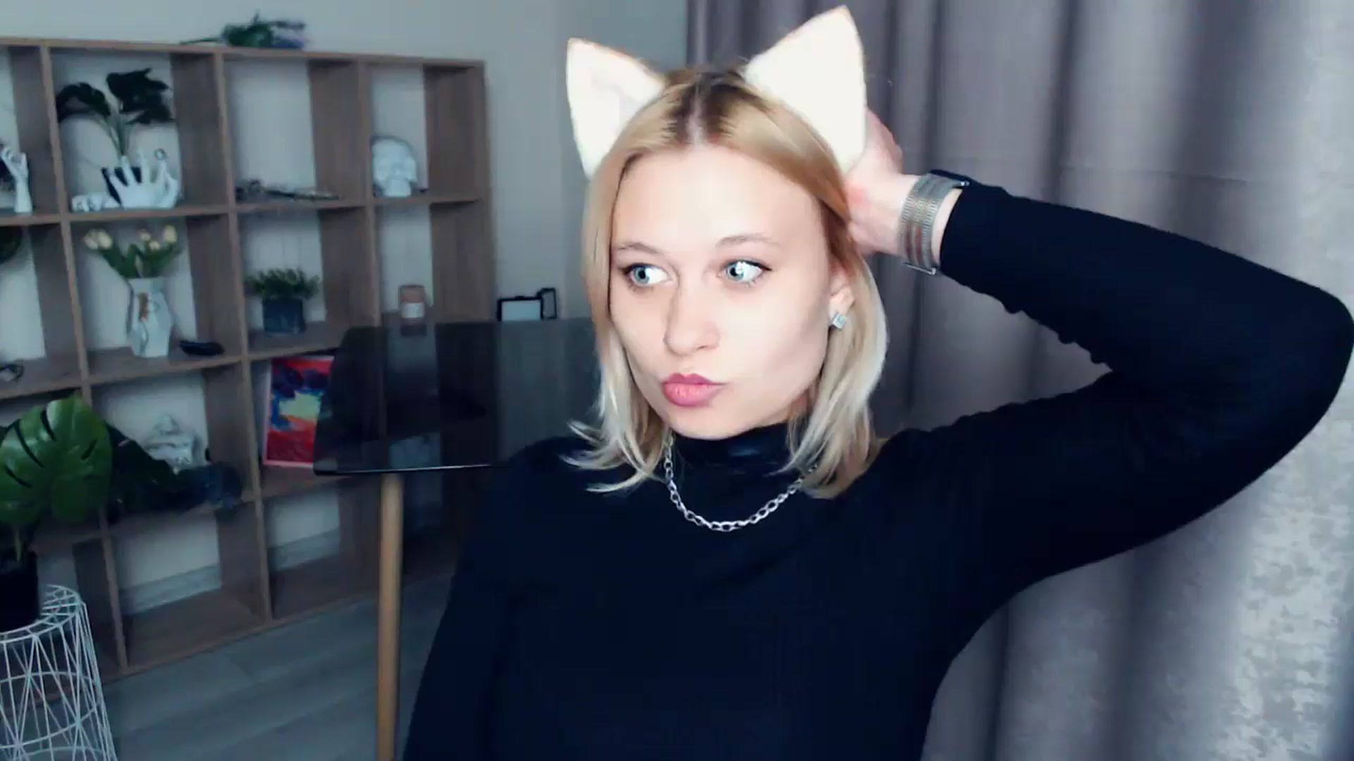 Gallery image thumbnail from Kukla_kolduna's myfreecams stream on, 04/12/2025, 17:23 image 17 of 20