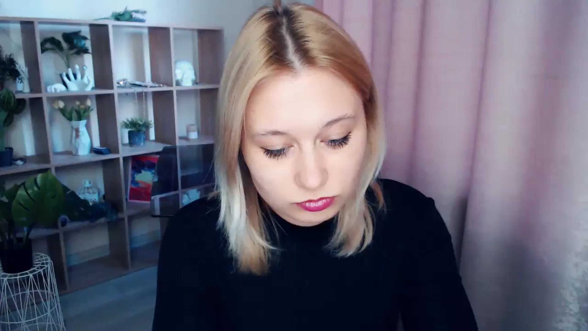 Gallery image thumbnail from Kukla_kolduna's myfreecams stream on, 04/12/2025, 17:23 image 1 of 20