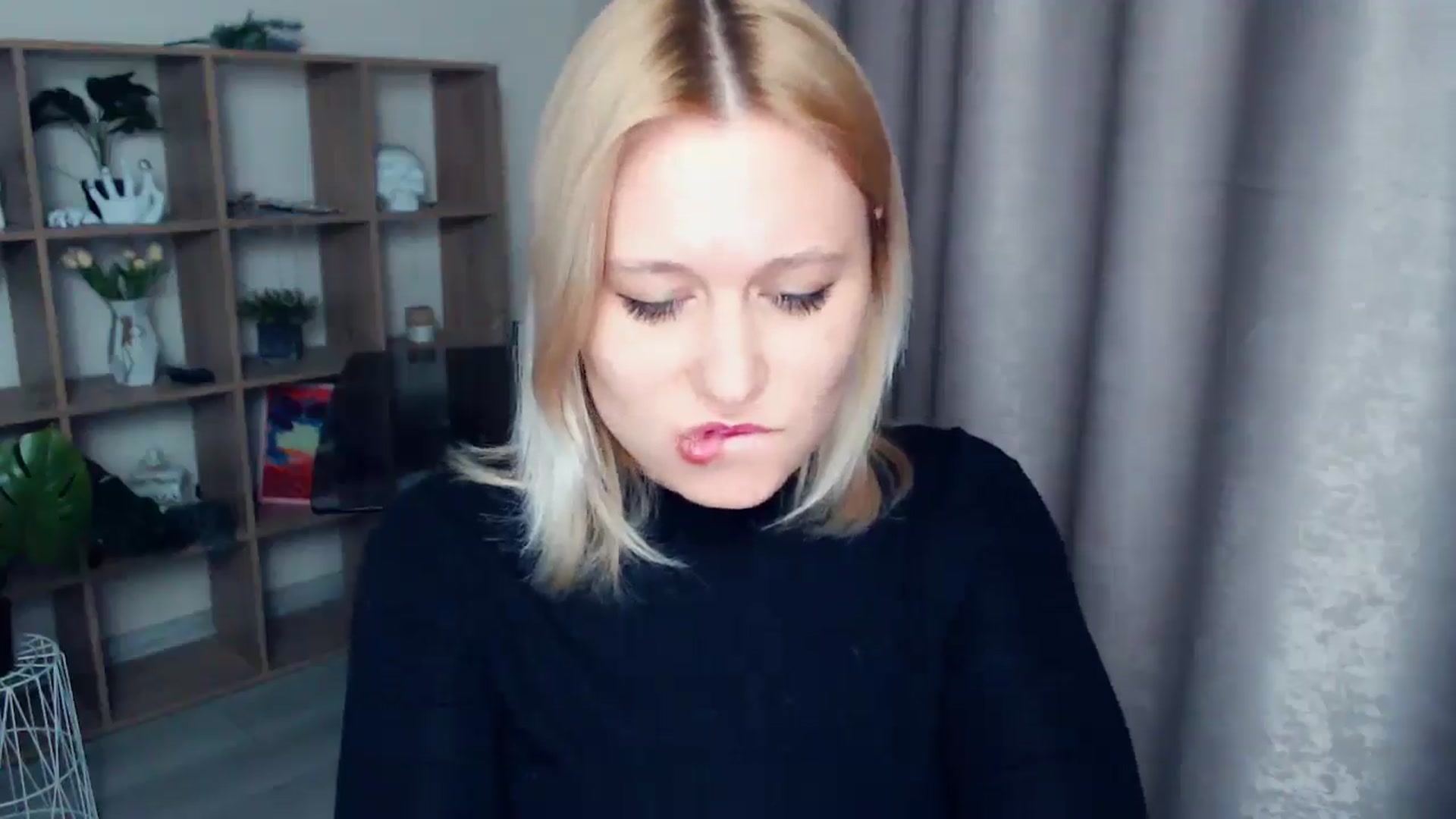 Gallery image thumbnail from Kukla_kolduna's myfreecams stream on, 04/12/2025, 18:27 image 15 of 20
