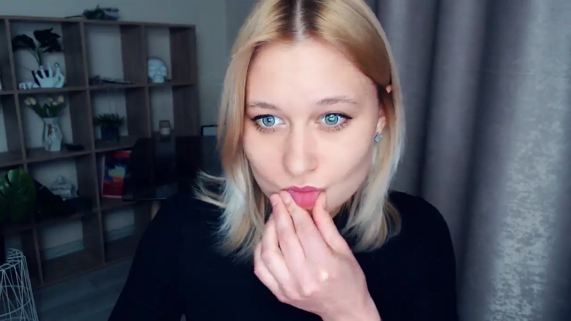 Gallery image thumbnail from Kukla_kolduna's myfreecams stream on, 04/12/2025, 18:27 image 16 of 20