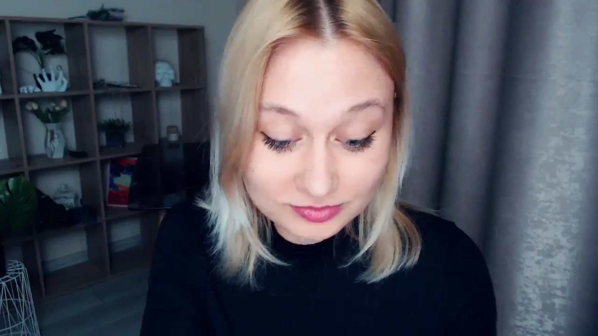 Gallery image thumbnail from Kukla_kolduna's myfreecams stream on, 04/12/2025, 18:27 image 17 of 20