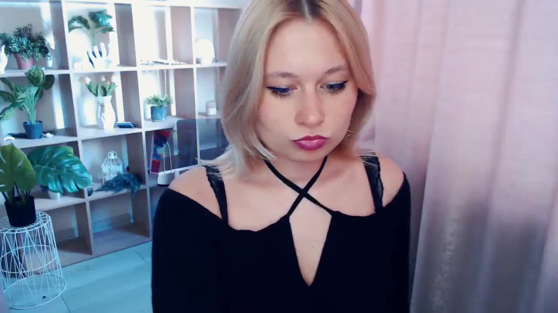 Gallery image thumbnail from Kukla_kolduna's myfreecams stream on, 04/13/2025, 13:48 image 5 of 20