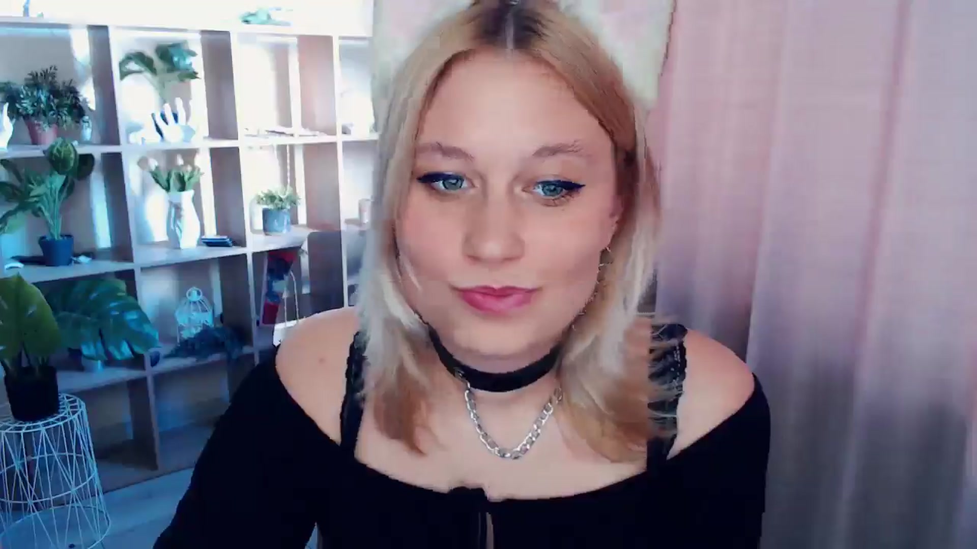 Gallery image thumbnail from Kukla_kolduna's myfreecams stream on, 04/13/2025, 14:50 image 18 of 20