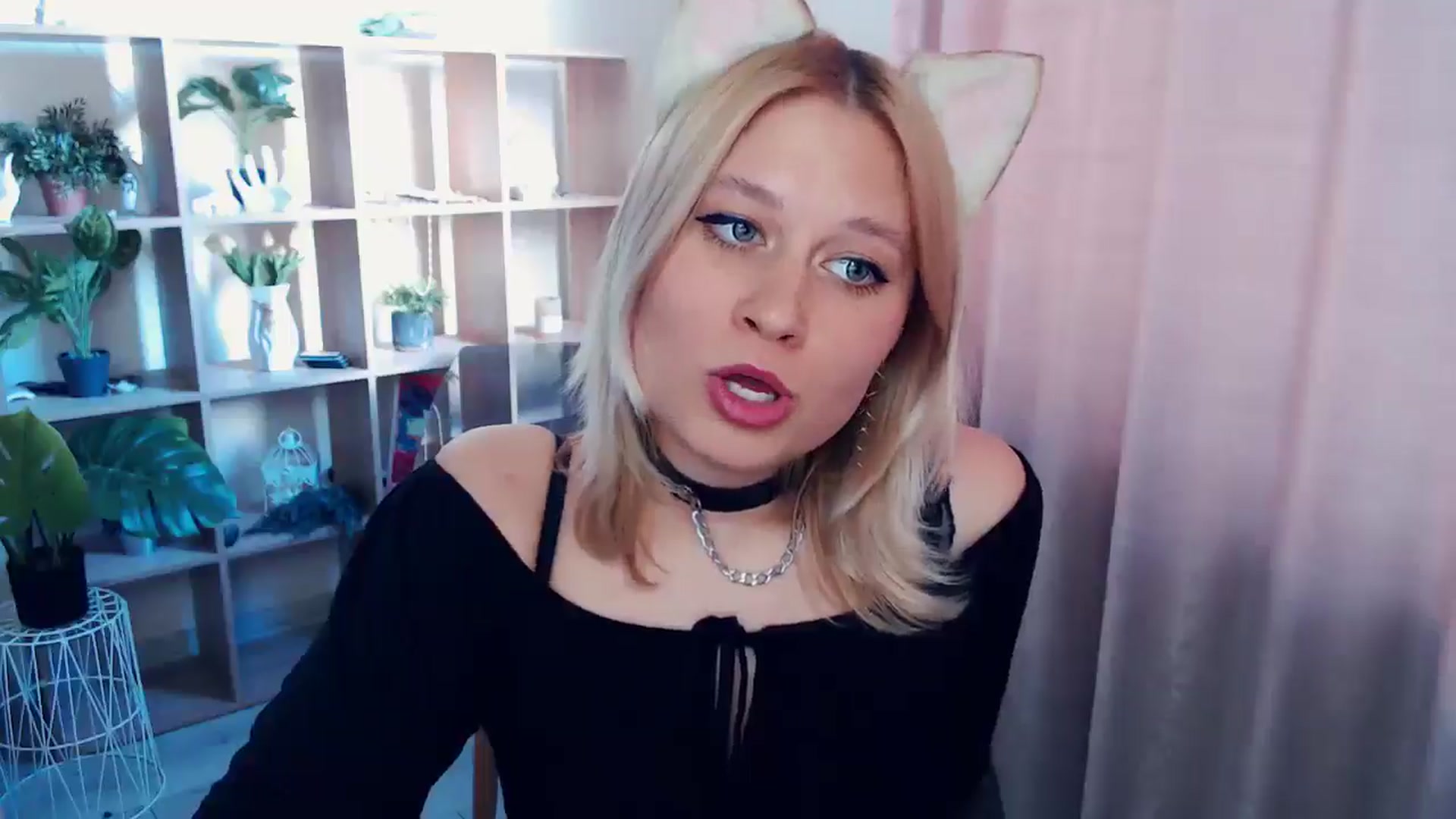 Gallery image thumbnail from Kukla_kolduna's myfreecams stream on, 04/13/2025, 14:50 image 20 of 20