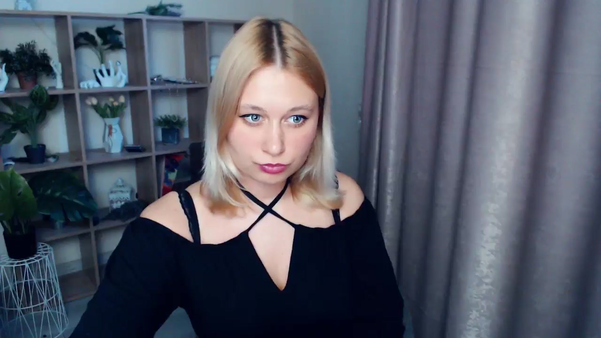 Gallery image thumbnail from Kukla_kolduna's myfreecams stream on, 04/13/2025, 17:09 image 12 of 20