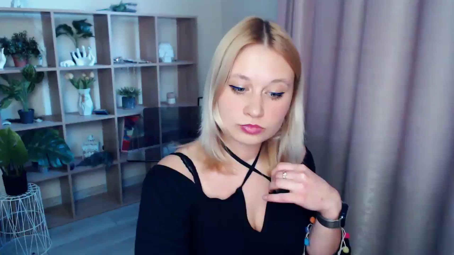 Gallery image thumbnail from Kukla_kolduna's myfreecams stream on, 04/13/2025, 17:09 image 1 of 20