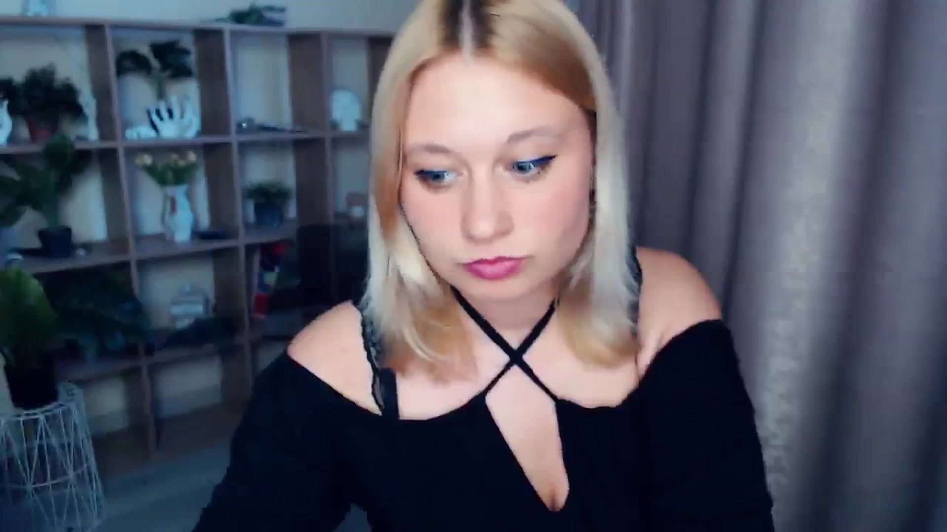 Gallery image thumbnail from Kukla_kolduna's myfreecams stream on, 04/13/2025, 17:09 image 10 of 20