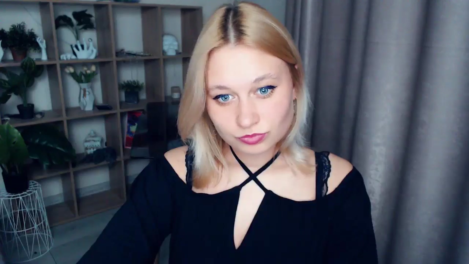 Gallery image thumbnail from Kukla_kolduna's myfreecams stream on, 04/13/2025, 18:11 image 15 of 20
