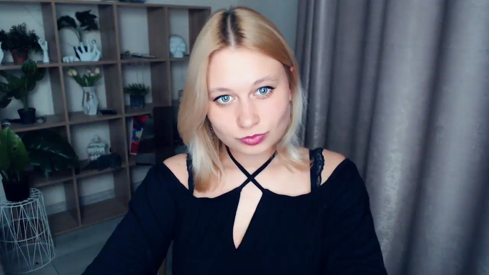 Gallery image thumbnail from Kukla_kolduna's myfreecams stream on, 04/13/2025, 18:11 image 12 of 20