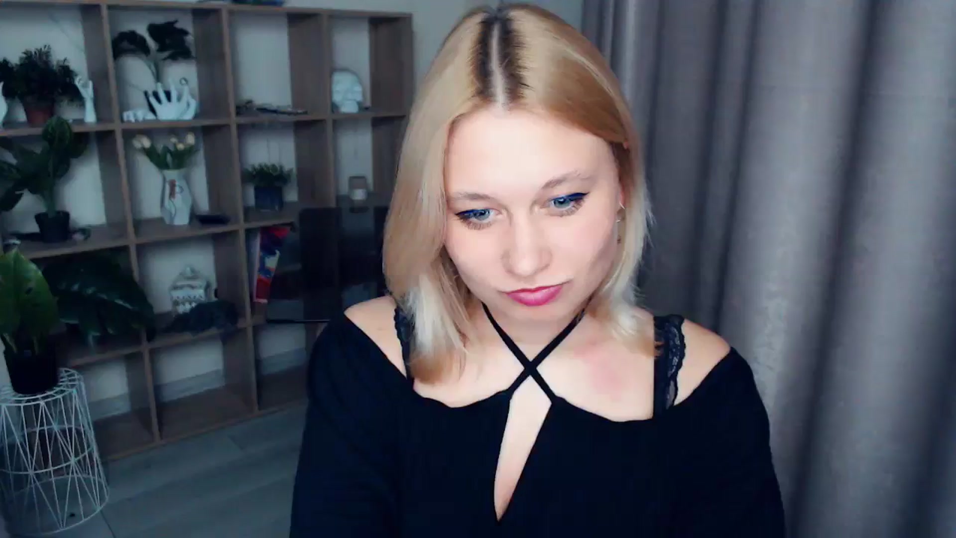 Gallery image thumbnail from Kukla_kolduna's myfreecams stream on, 04/13/2025, 18:11 image 20 of 20
