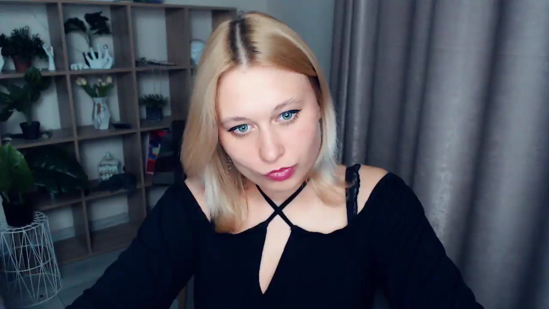 Gallery image thumbnail from Kukla_kolduna's myfreecams stream on, 04/13/2025, 18:11 image 6 of 20