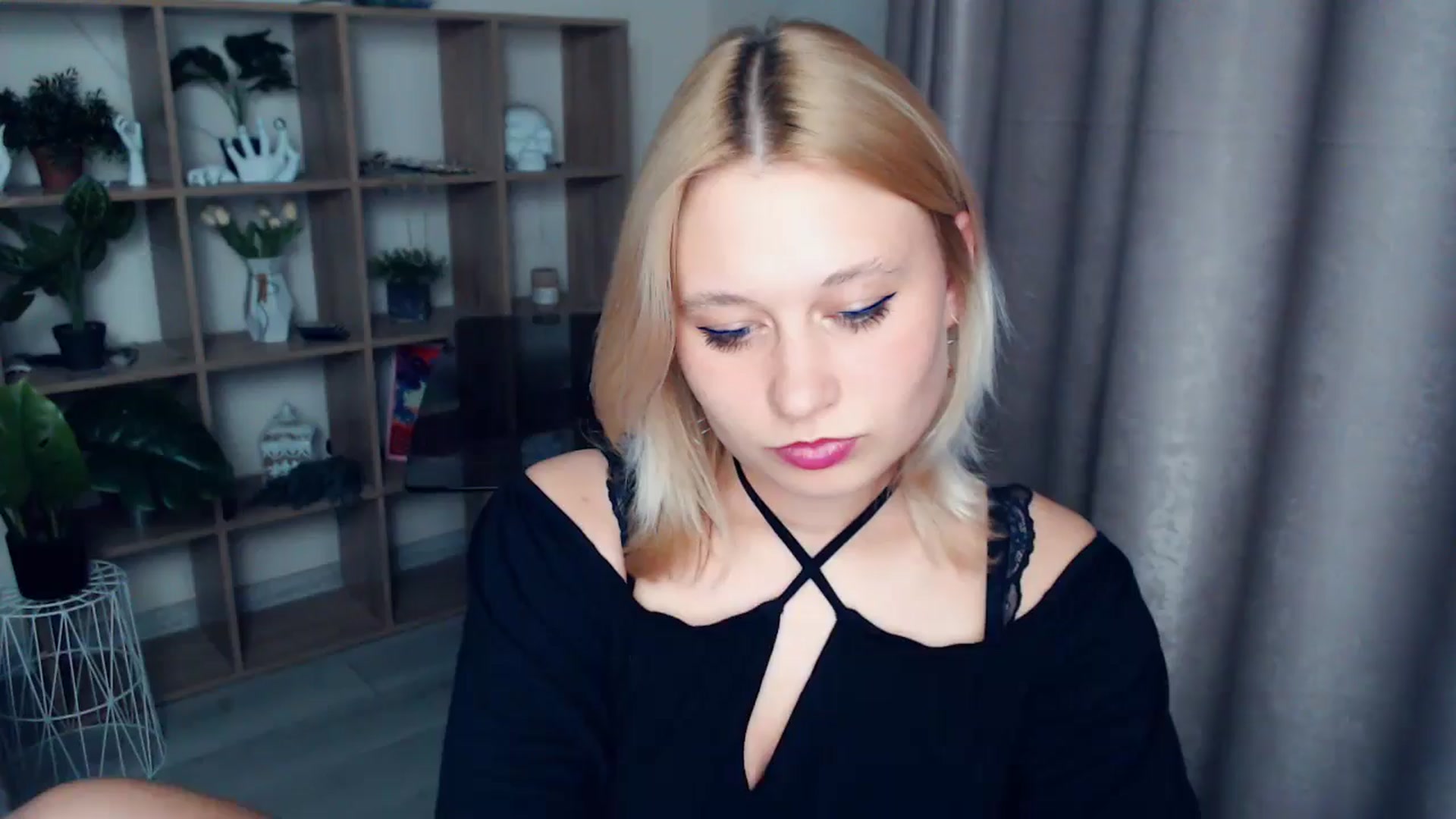 Gallery image thumbnail from Kukla_kolduna's myfreecams stream on, 04/13/2025, 18:11 image 11 of 20