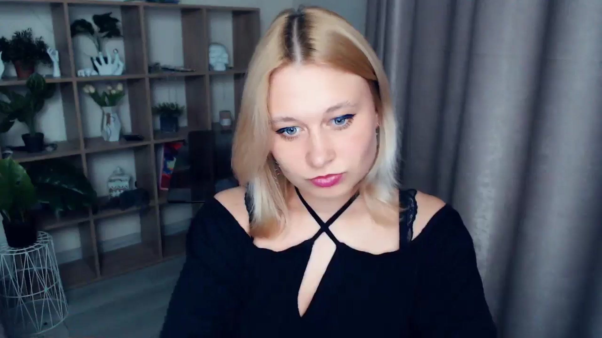 Gallery image thumbnail from Kukla_kolduna's myfreecams stream on, 04/13/2025, 18:11 image 8 of 20