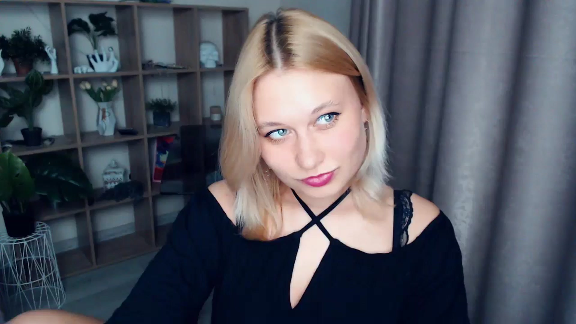 Gallery image thumbnail from Kukla_kolduna's myfreecams stream on, 04/13/2025, 18:11 image 5 of 20