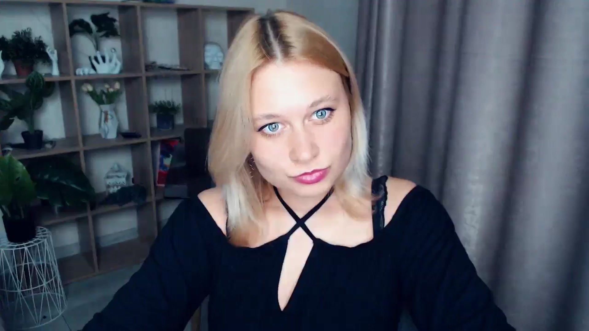 Gallery image thumbnail from Kukla_kolduna's myfreecams stream on, 04/13/2025, 18:11 image 7 of 20