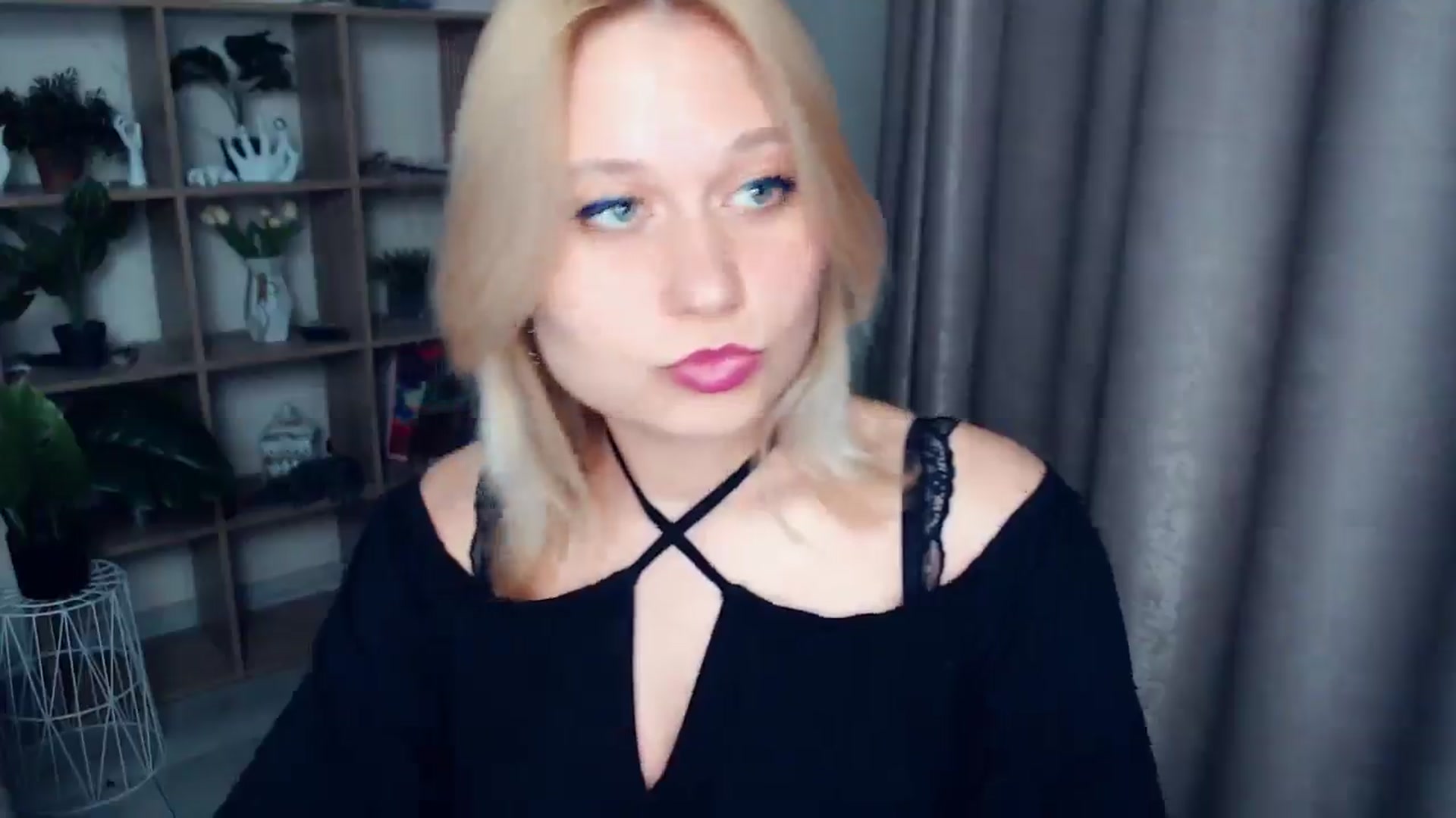 Gallery image thumbnail from Kukla_kolduna's myfreecams stream on, 04/13/2025, 18:11 image 2 of 20