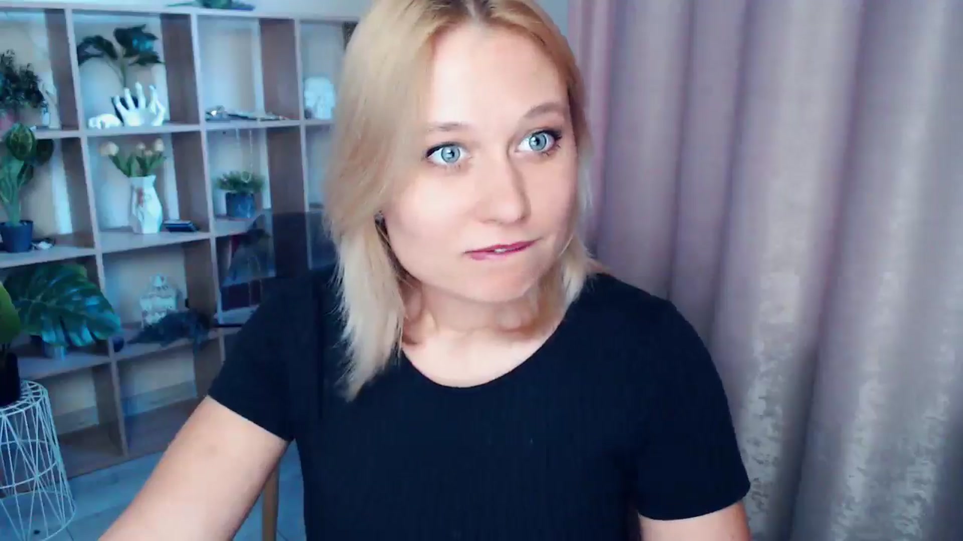 Gallery image thumbnail from Kukla_kolduna's myfreecams stream on, 04/14/2025, 17:18 image 9 of 20