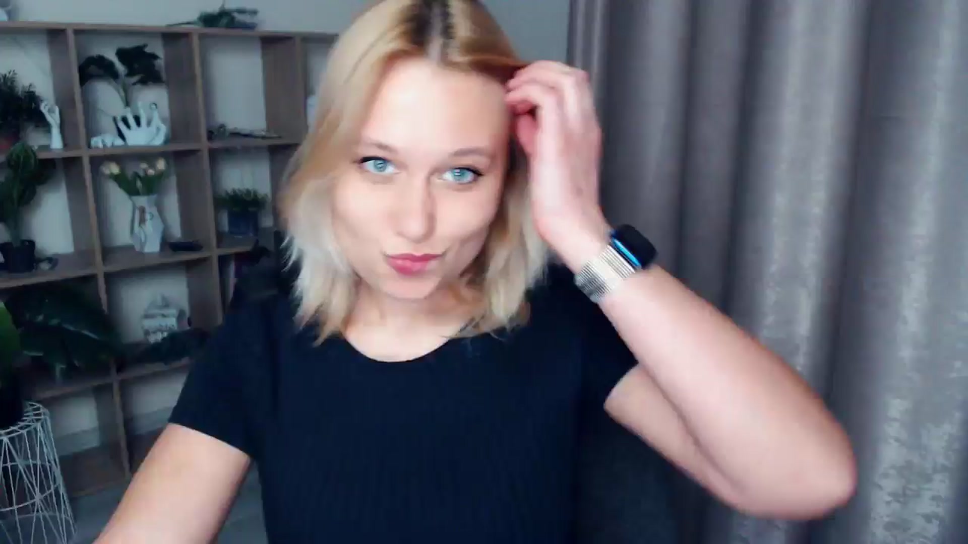 Gallery image thumbnail from Kukla_kolduna's myfreecams stream on, 04/14/2025, 17:18 image 20 of 20