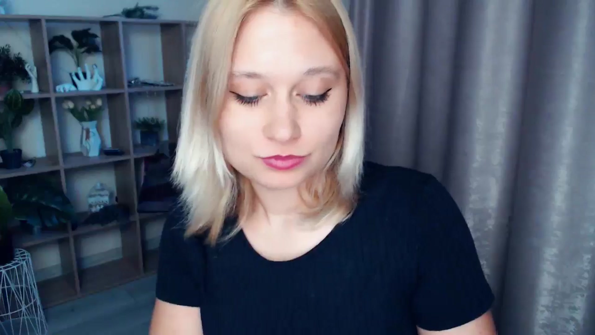 Gallery image thumbnail from Kukla_kolduna's myfreecams stream on, 04/14/2025, 17:18 image 15 of 20