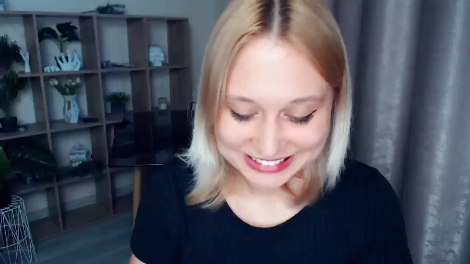 Gallery image thumbnail from Kukla_kolduna's myfreecams stream on, 04/14/2025, 17:18 image 17 of 20