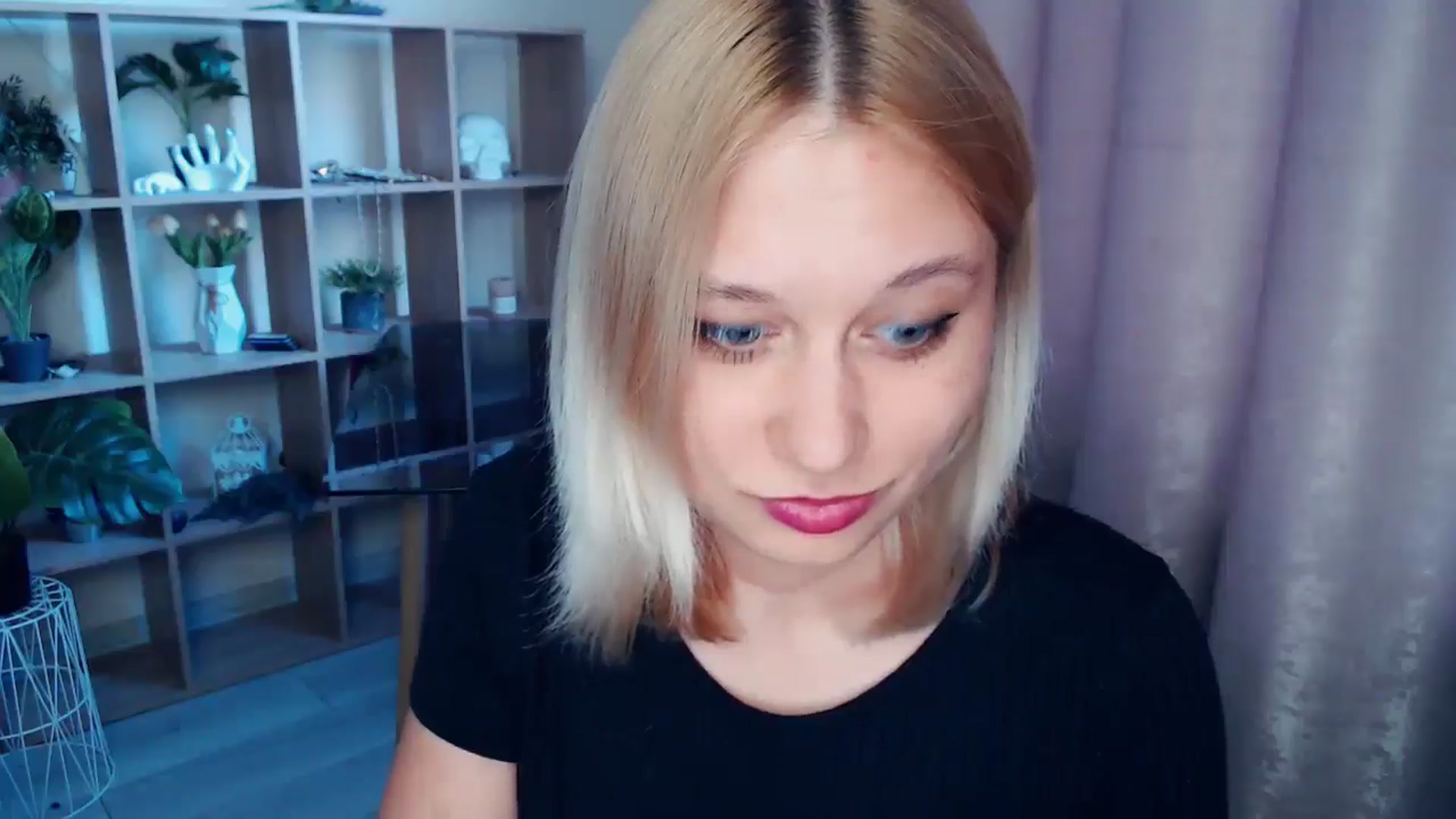 Gallery image thumbnail from Kukla_kolduna's myfreecams stream on, 04/14/2025, 17:18 image 5 of 20