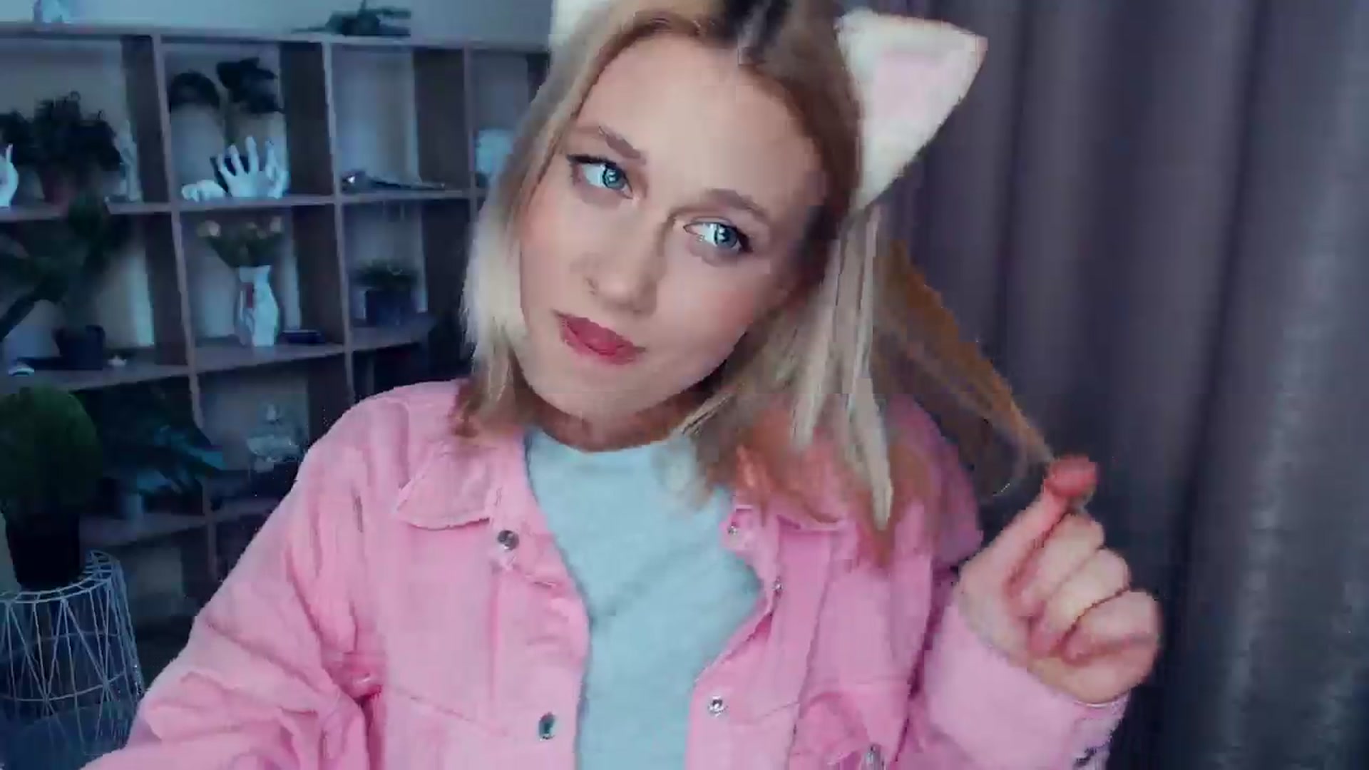Gallery image thumbnail from Kukla_kolduna's myfreecams stream on, 04/16/2025, 16:04 image 18 of 20
