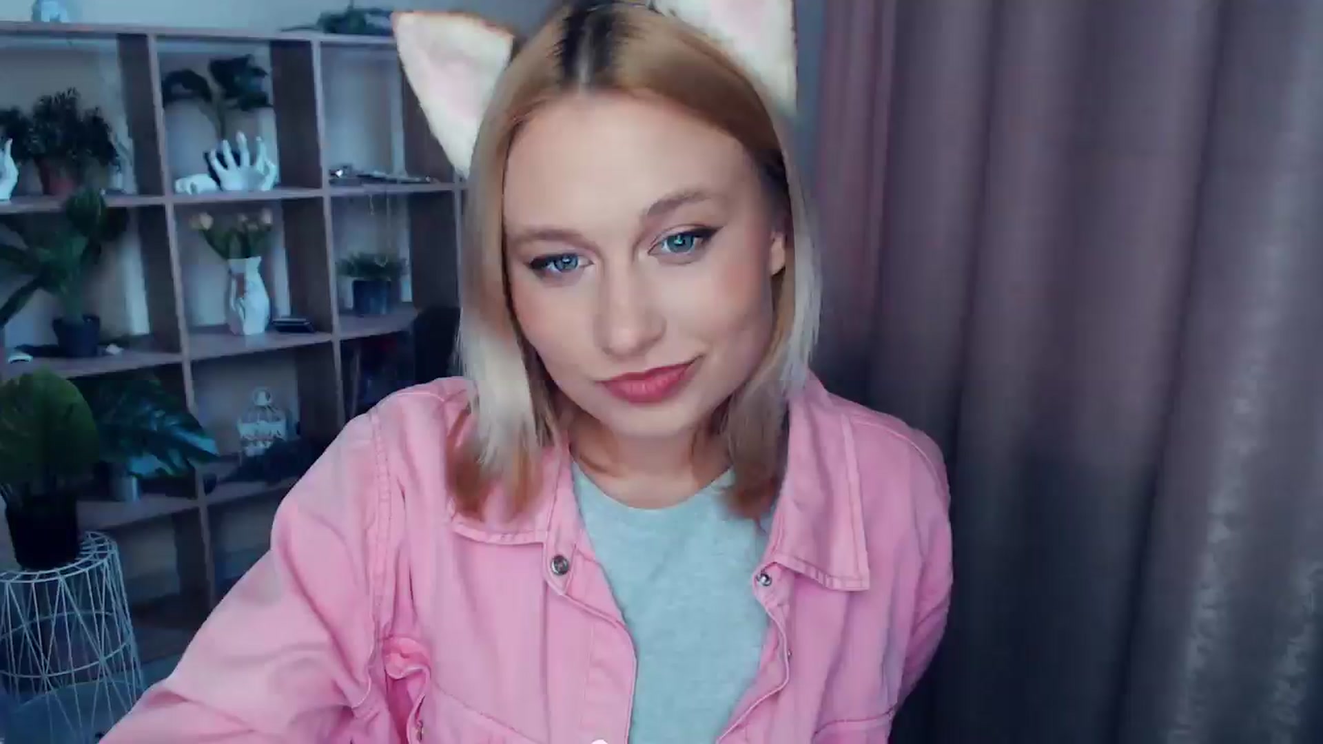 Gallery image thumbnail from Kukla_kolduna's myfreecams stream on, 04/16/2025, 16:04 image 14 of 20